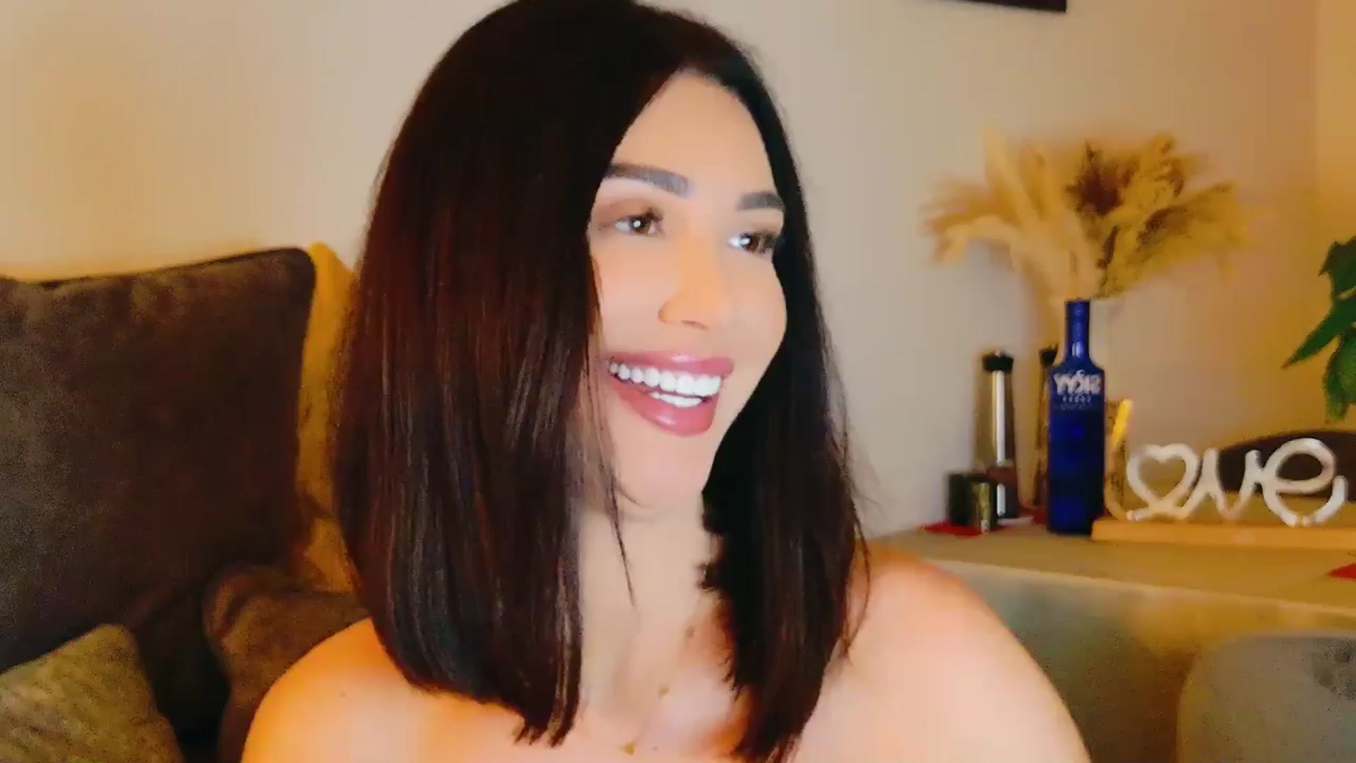 Gallery image thumbnail from AllisonDesire's myfreecams stream on, 07/20/2024, 17:35 image 16 of 20