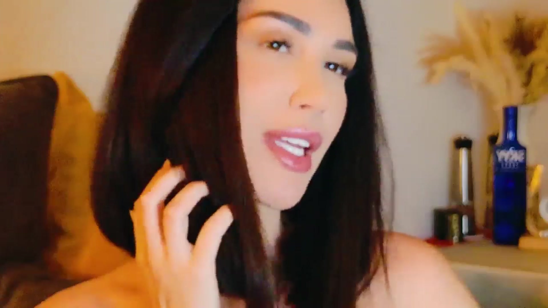 Gallery image thumbnail from AllisonDesire's myfreecams stream on, 07/20/2024, 17:35 image 13 of 20