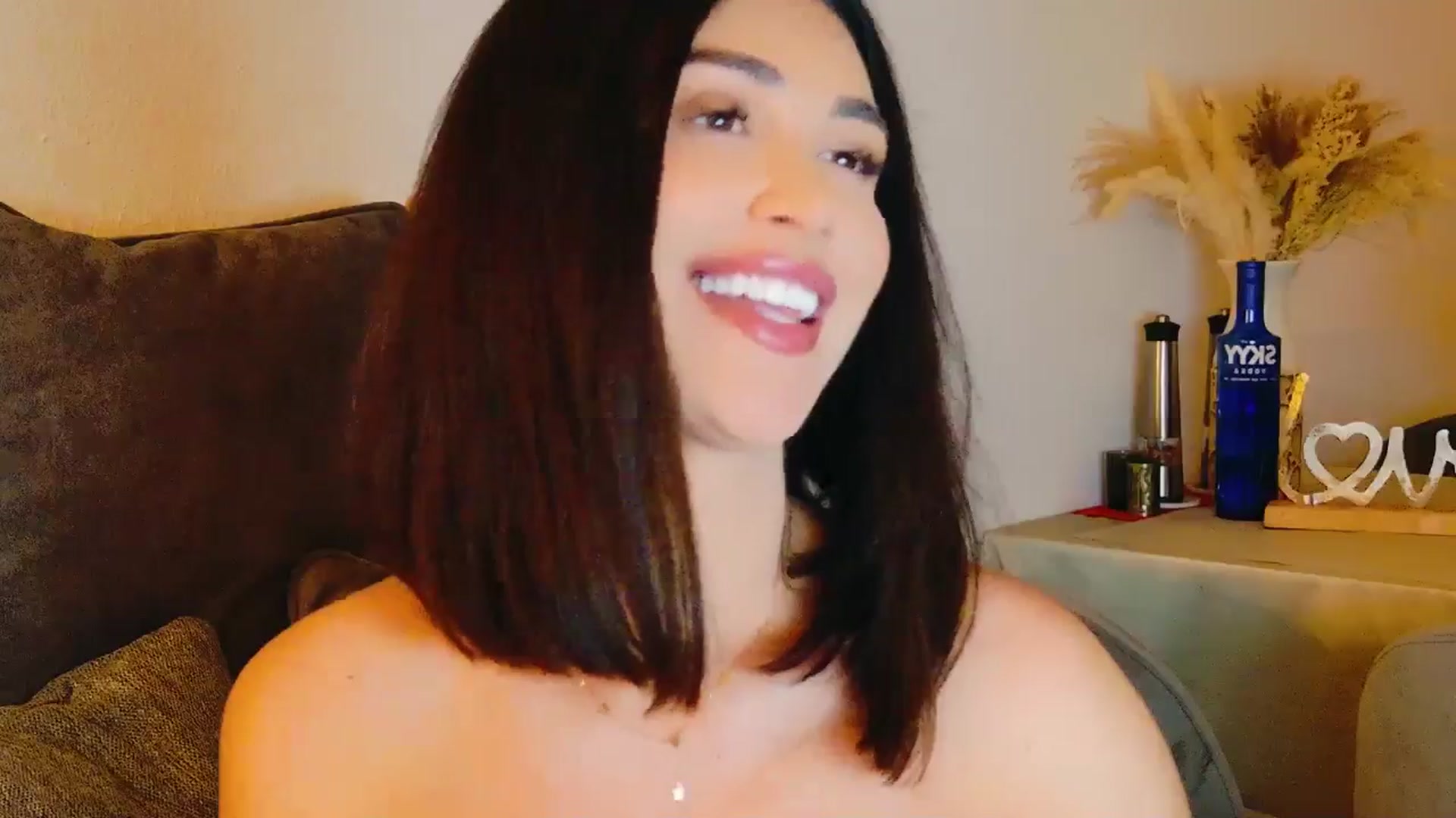 Gallery image thumbnail from AllisonDesire's myfreecams stream on, 07/20/2024, 17:35 image 18 of 20