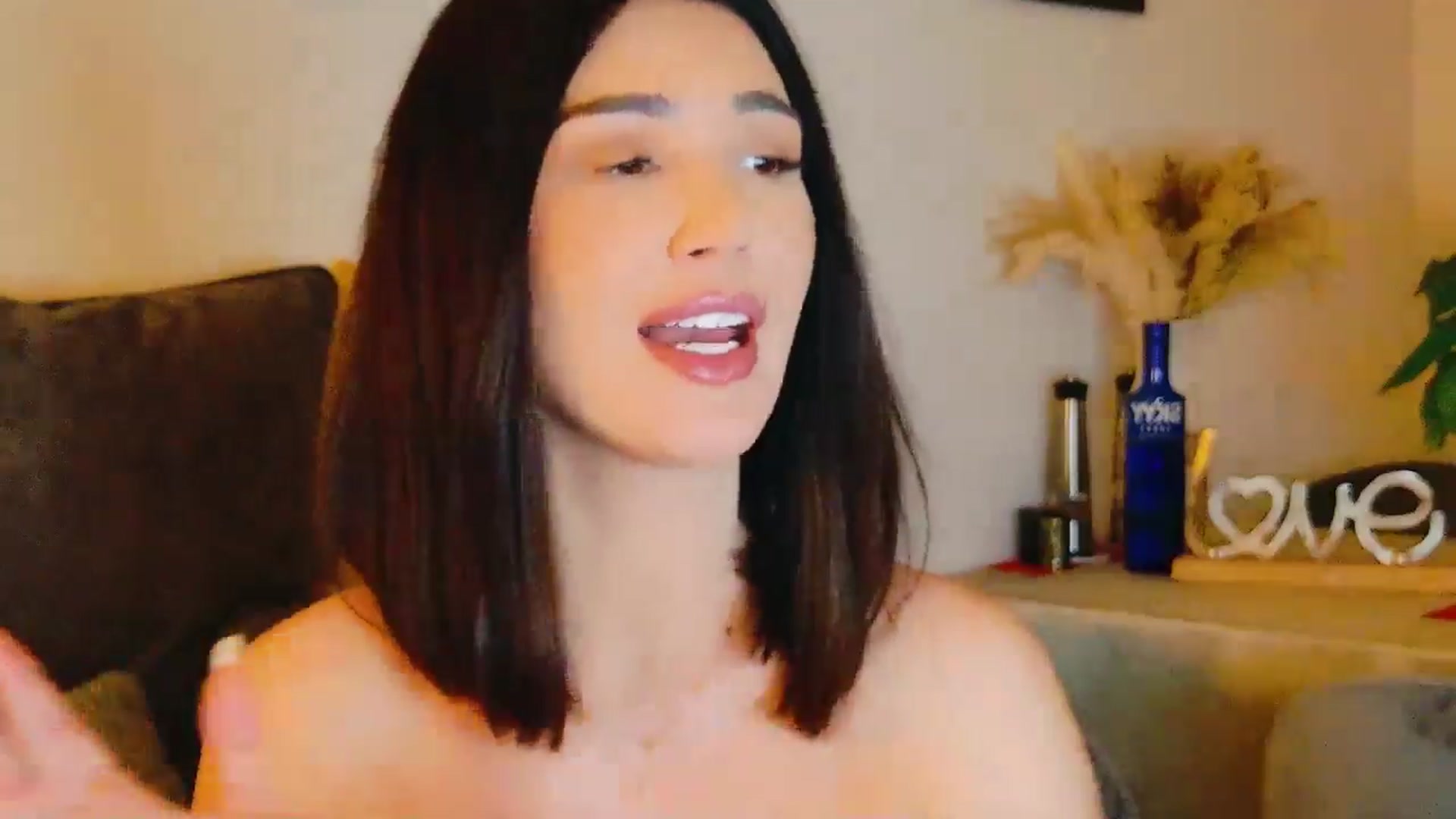 Gallery image thumbnail from AllisonDesire's myfreecams stream on, 07/20/2024, 17:35 image 15 of 20