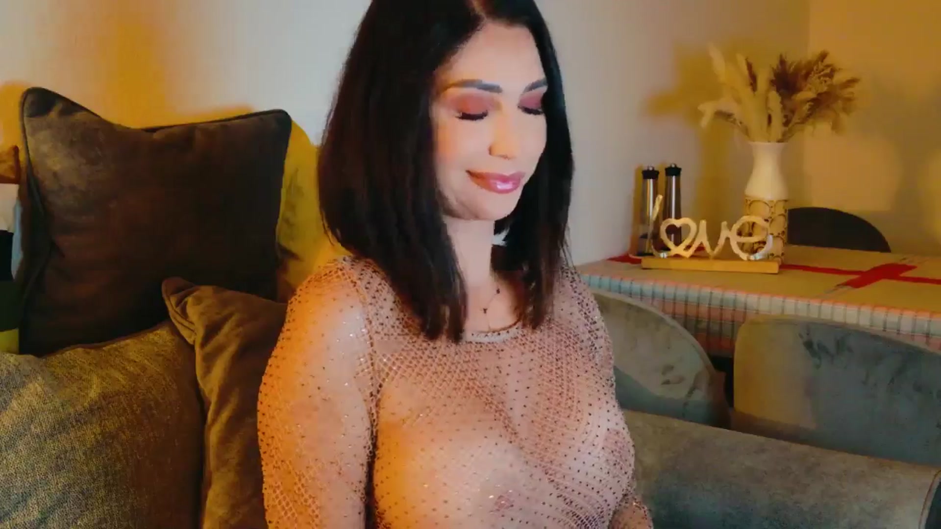 Gallery image thumbnail from AllisonDesire's myfreecams stream on, 08/05/2024, 19:05 image 6 of 20