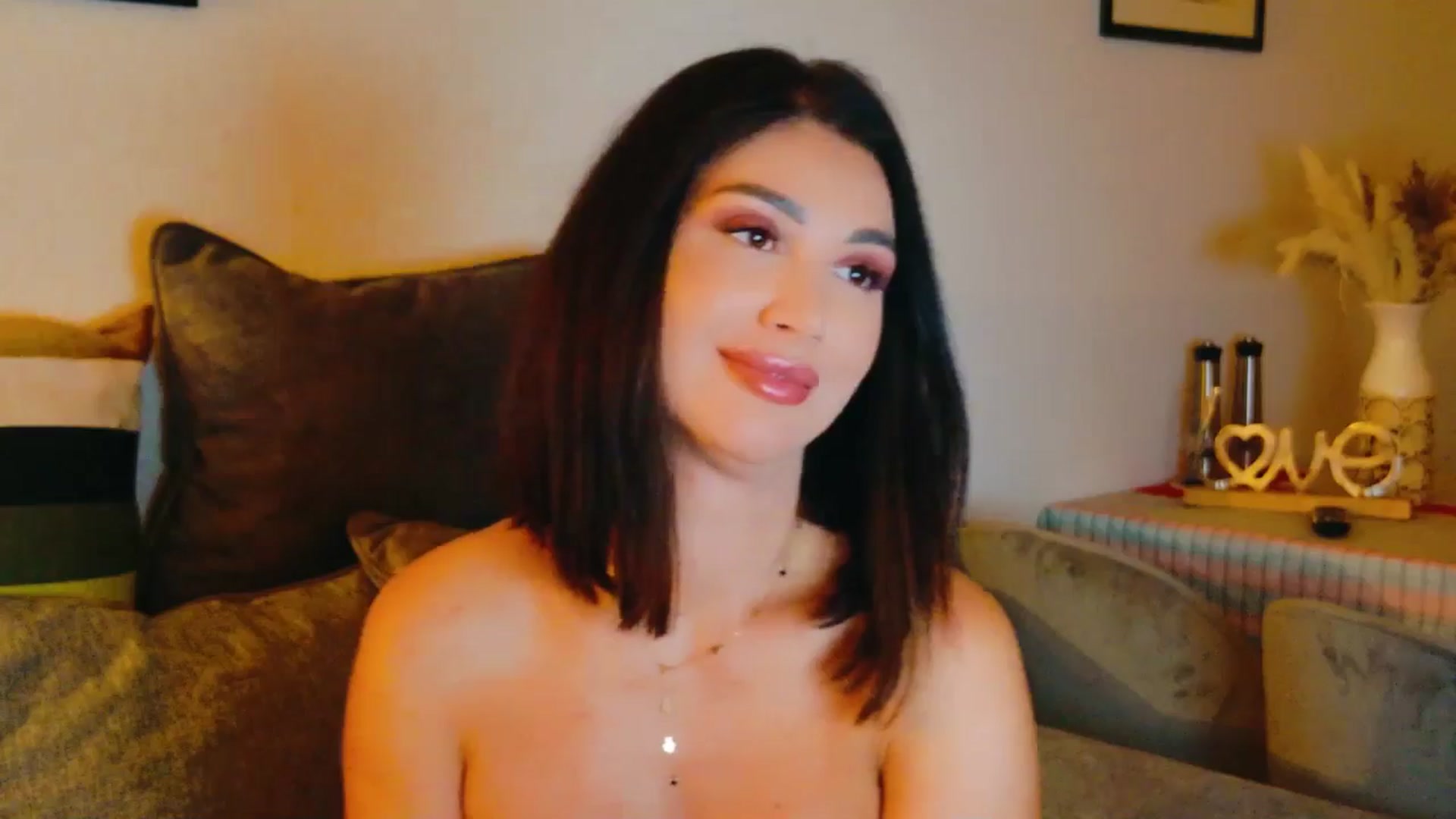 Gallery image thumbnail from AllisonDesire's myfreecams stream on, 08/05/2024, 21:05 image 11 of 20
