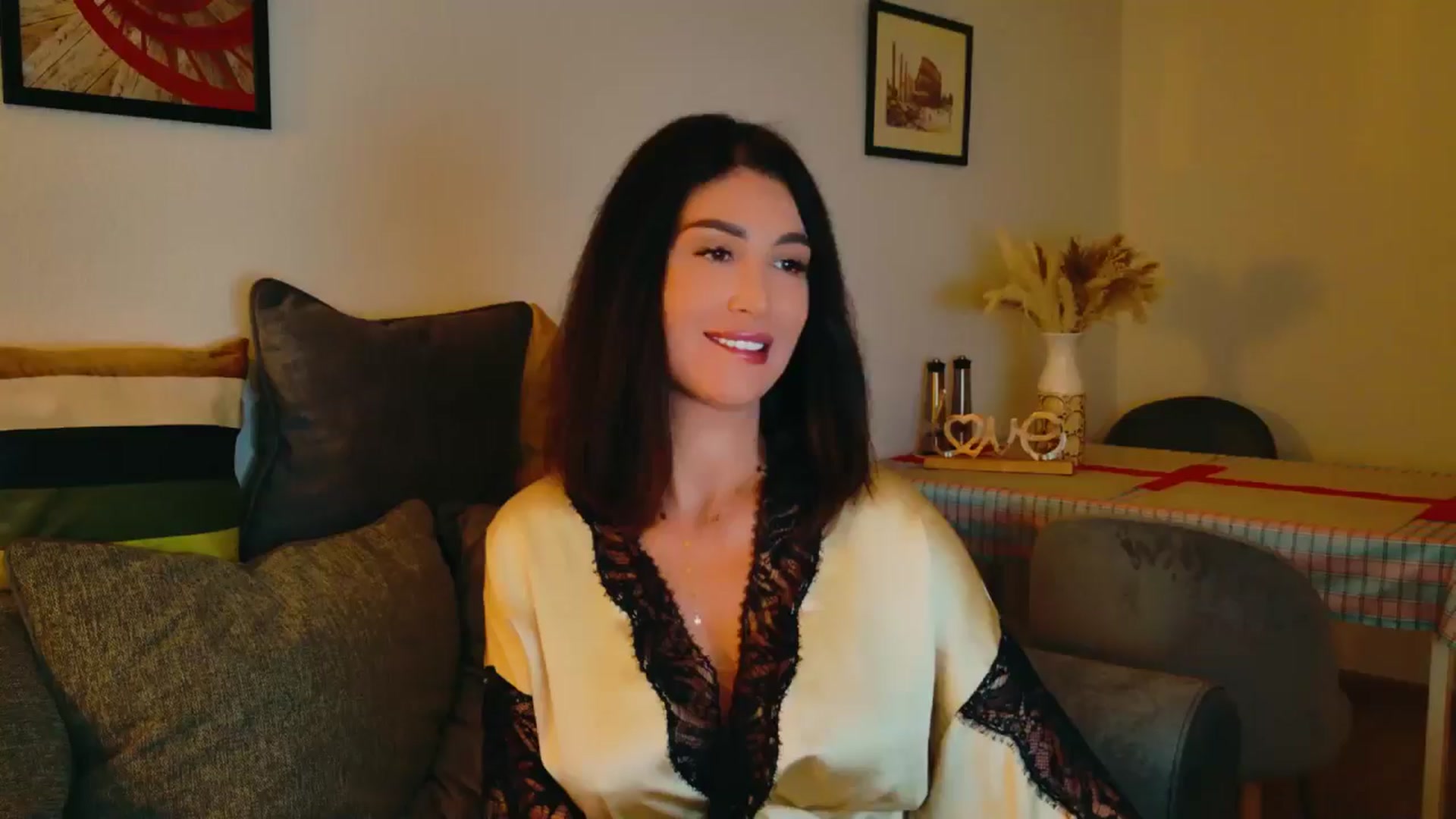 Gallery image thumbnail from AllisonDesire's myfreecams stream on, 08/06/2024, 16:43 image 1 of 20