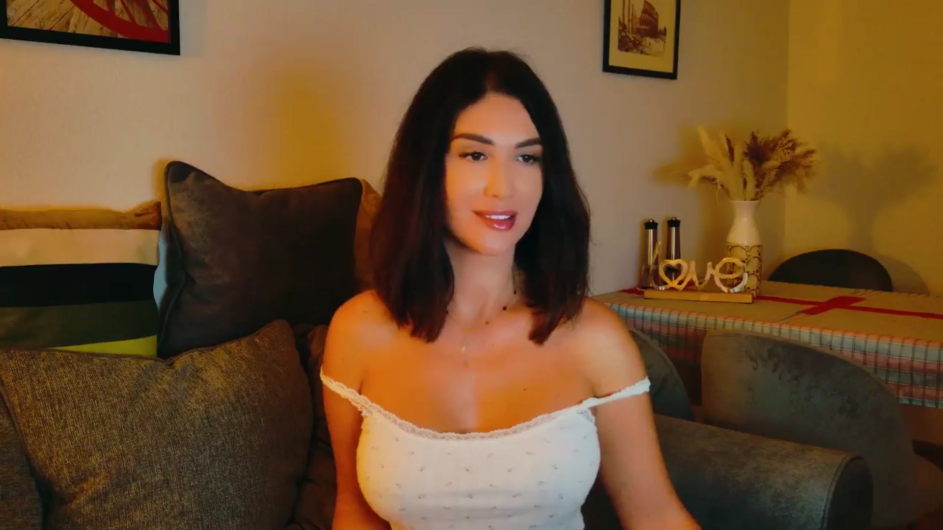 Gallery image thumbnail from AllisonDesire's myfreecams stream on, 08/06/2024, 18:51 image 12 of 20
