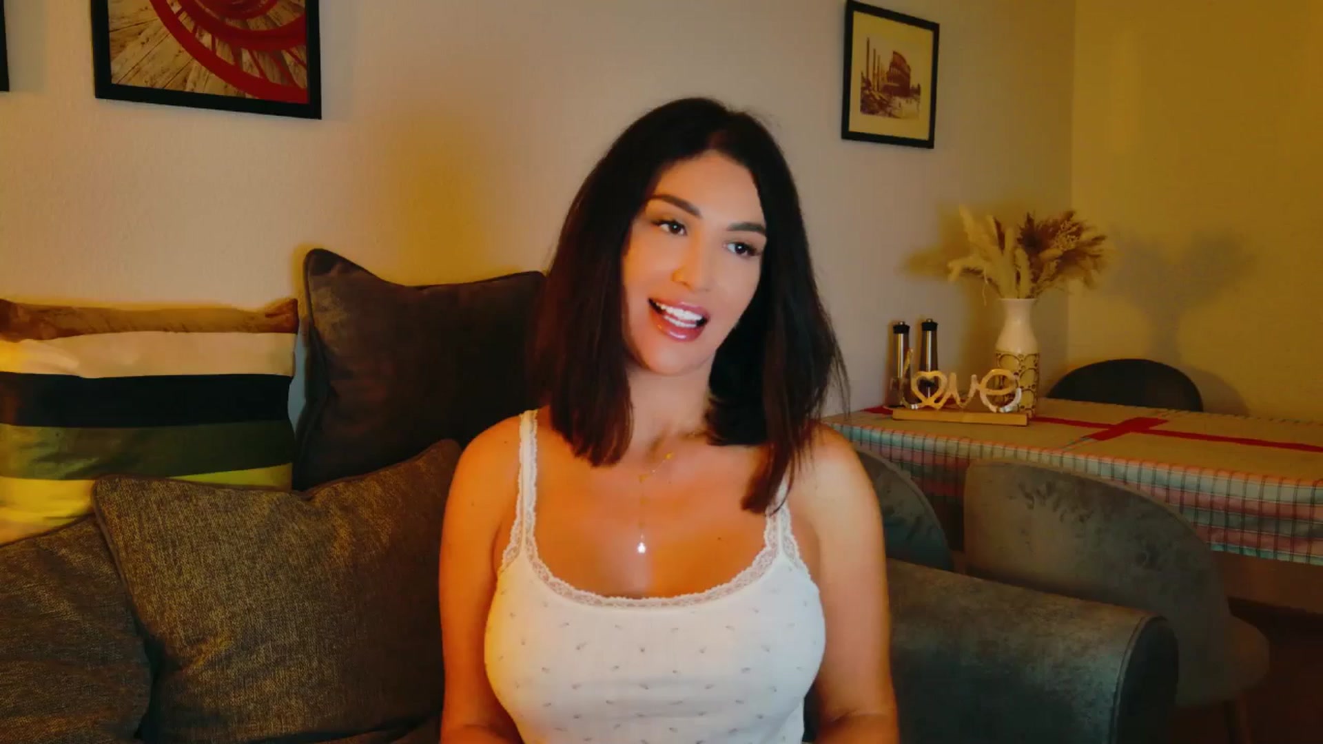 Gallery image thumbnail from AllisonDesire's myfreecams stream on, 08/06/2024, 18:51 image 1 of 20
