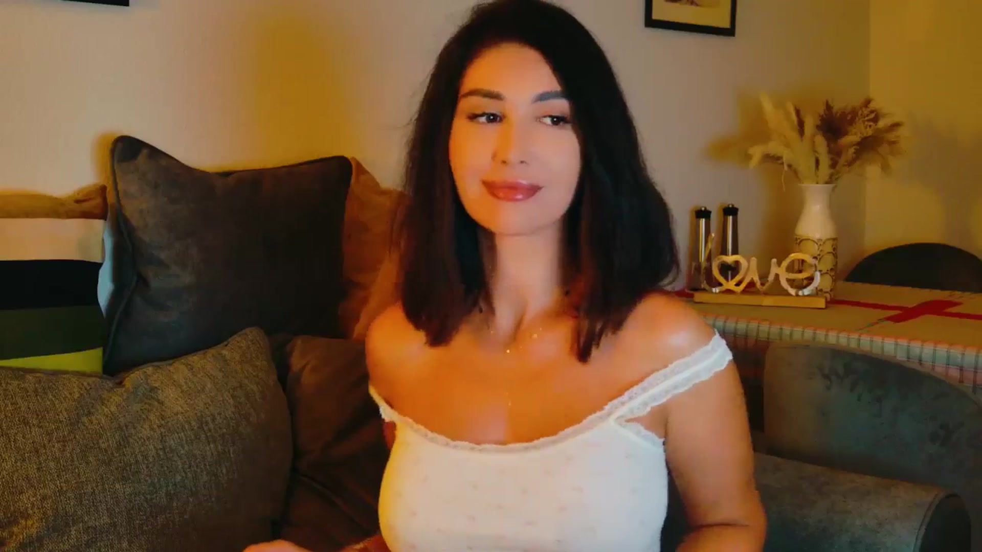 Gallery image thumbnail from AllisonDesire's myfreecams stream on, 08/06/2024, 20:15 image 14 of 20
