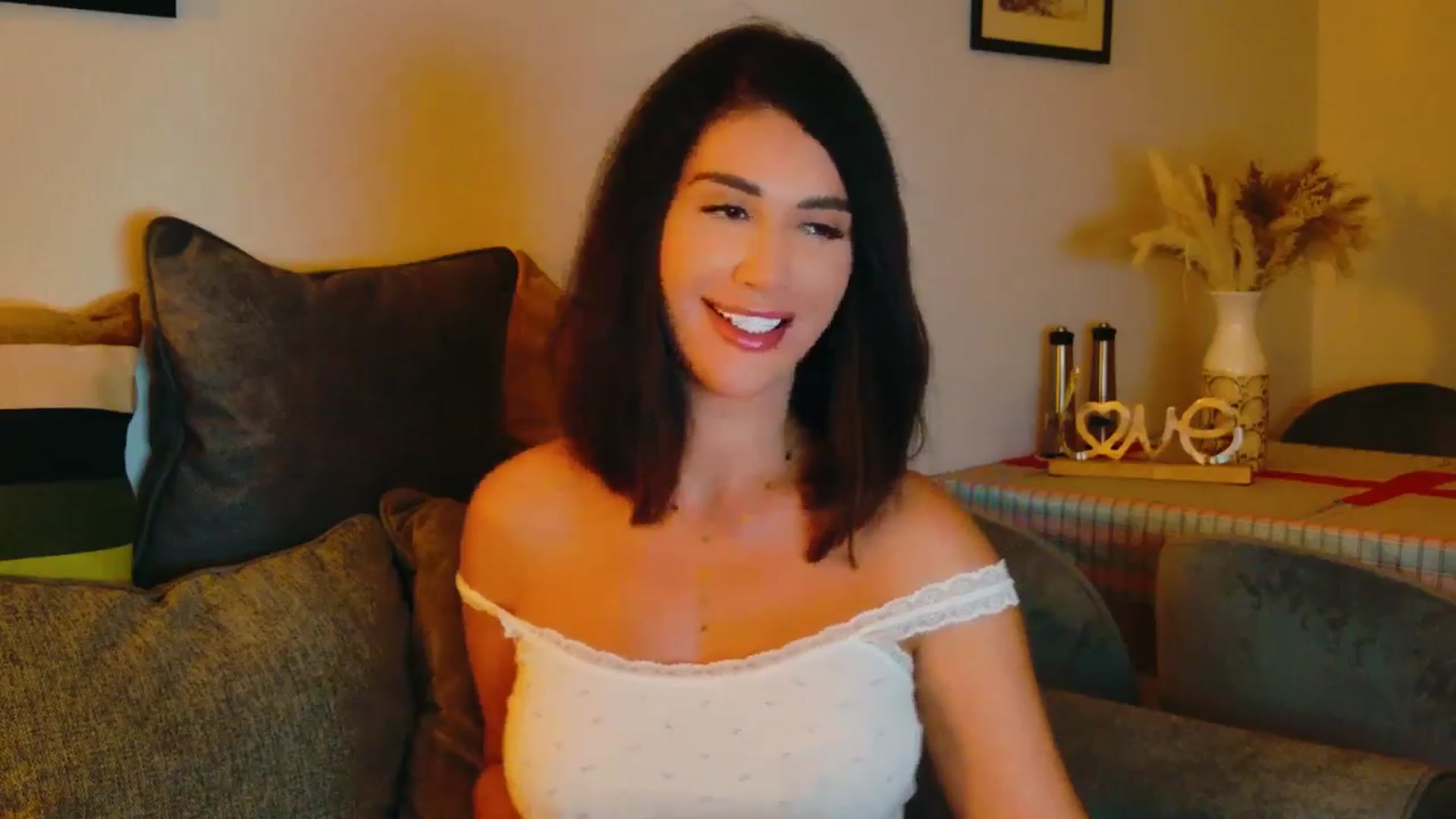 Gallery image thumbnail from AllisonDesire's myfreecams stream on, 08/06/2024, 20:15 image 18 of 20