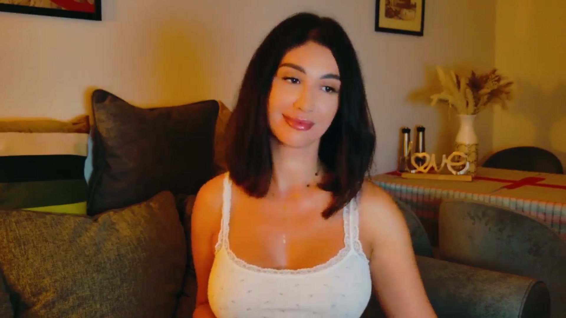 Gallery image thumbnail from AllisonDesire's myfreecams stream on, 08/06/2024, 20:15 image 8 of 20