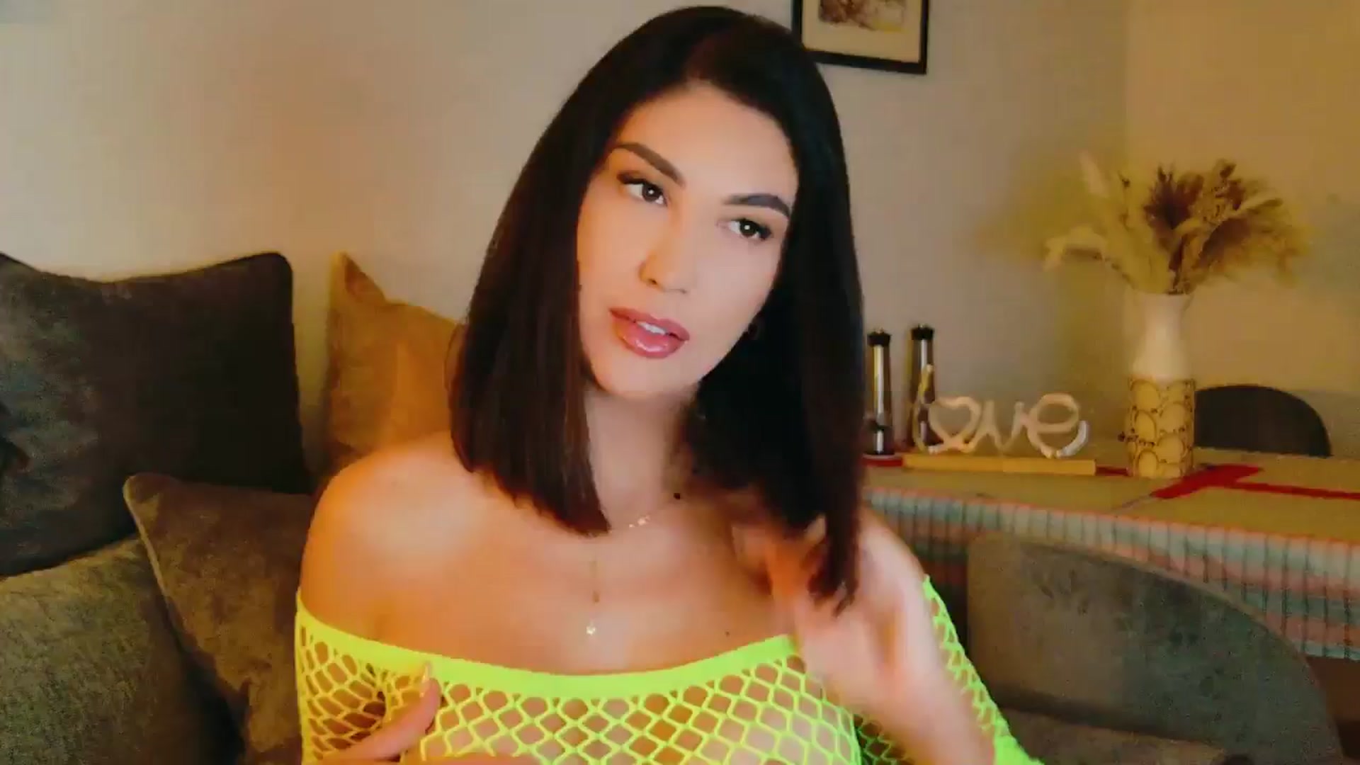Gallery image thumbnail from AllisonDesire's myfreecams stream on, 08/08/2024, 16:28 image 4 of 20