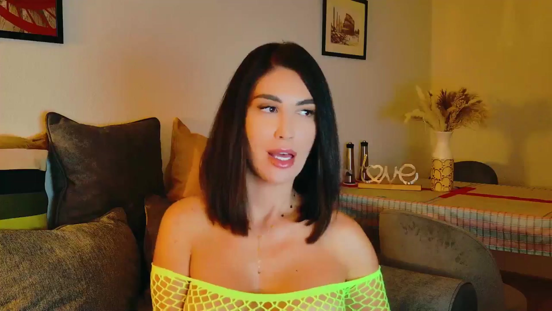 Gallery image thumbnail from AllisonDesire's myfreecams stream on, 08/08/2024, 19:19 image 3 of 20