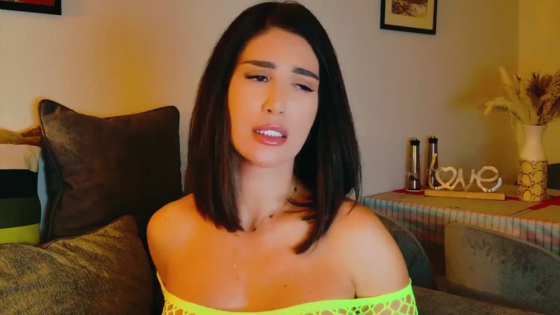 Gallery image thumbnail from AllisonDesire's myfreecams stream on, 08/08/2024, 19:19 image 13 of 20