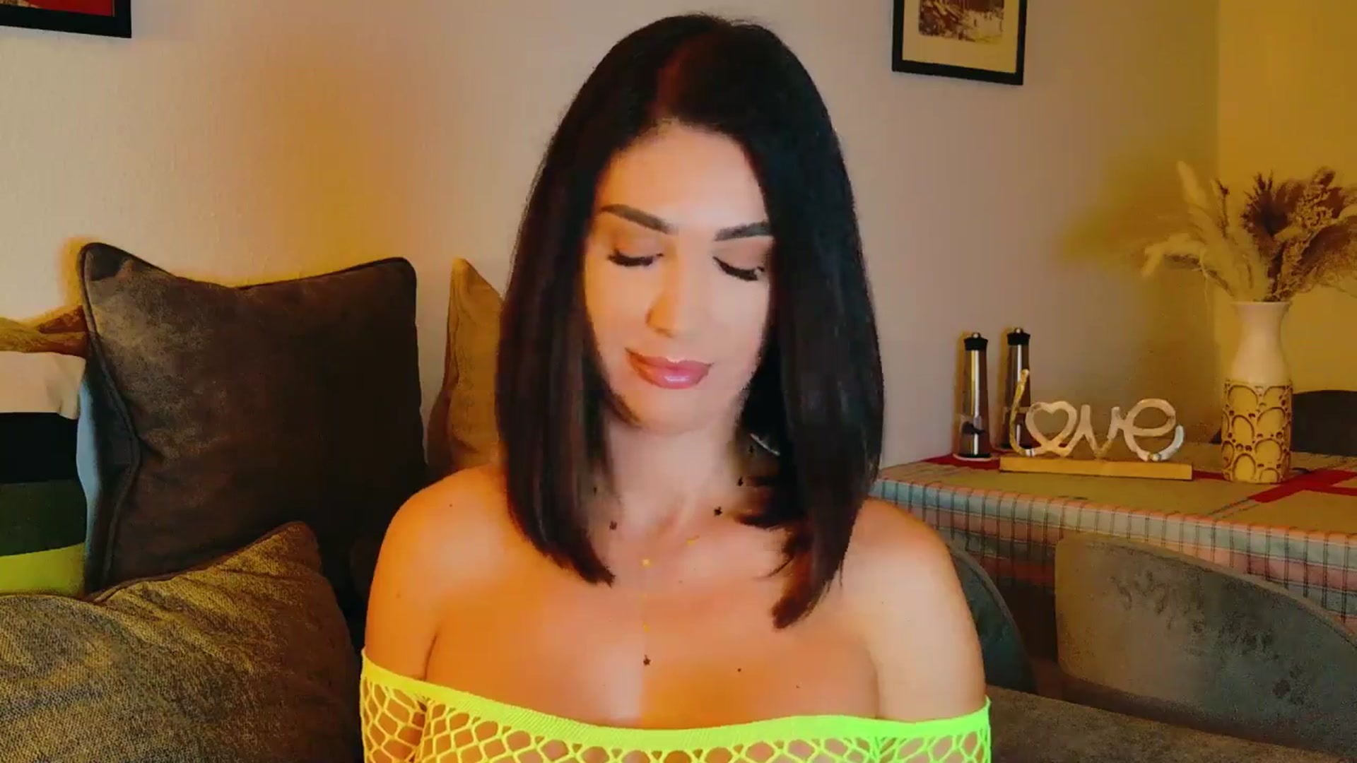 Gallery image thumbnail from AllisonDesire's myfreecams stream on, 08/08/2024, 19:19 image 15 of 20