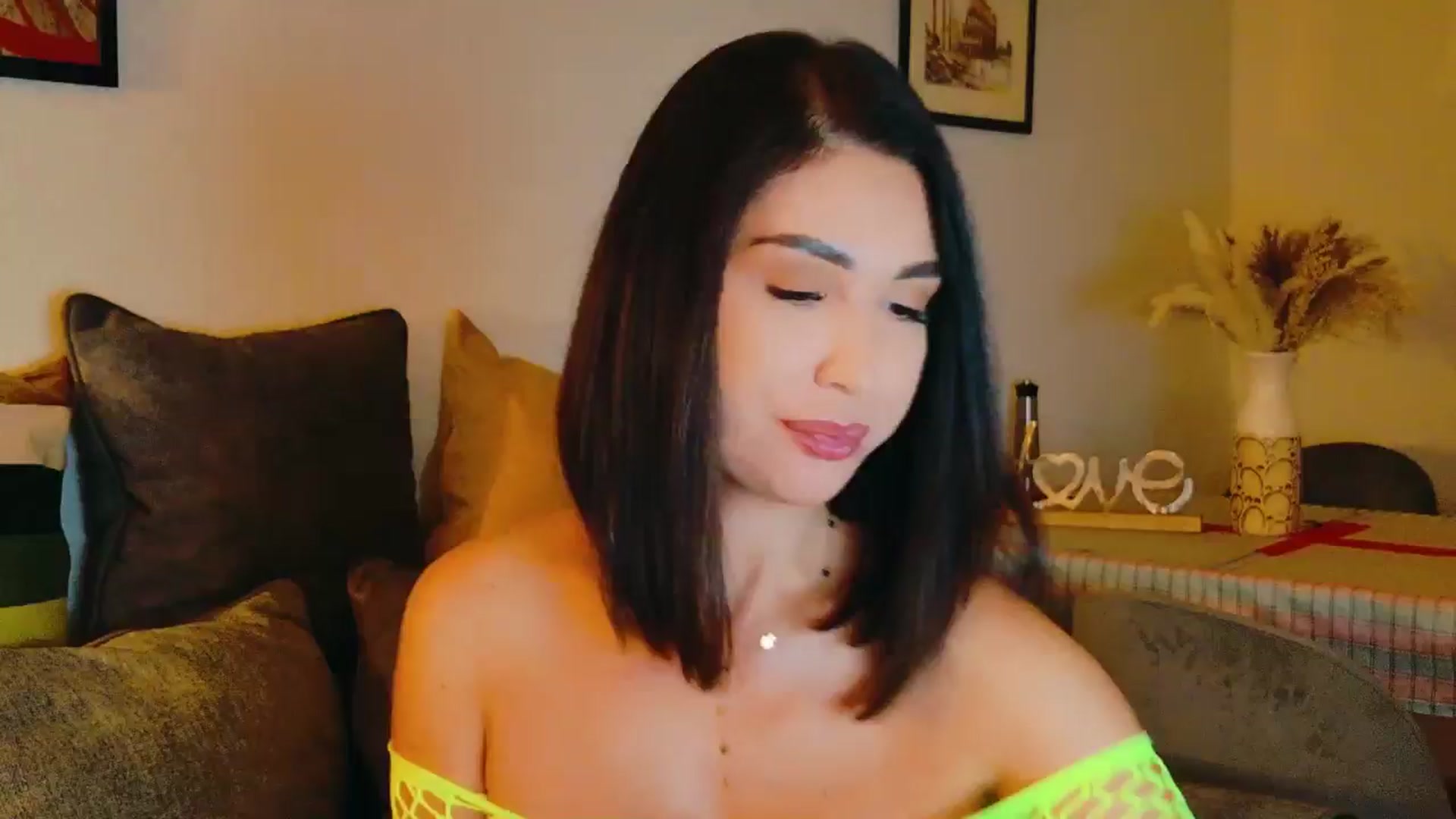 Gallery image thumbnail from AllisonDesire's myfreecams stream on, 08/08/2024, 19:19 image 5 of 20