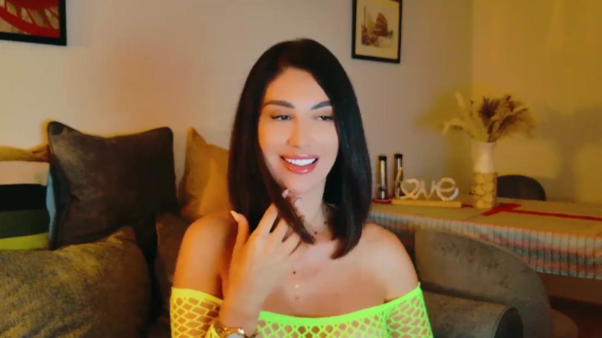 Gallery image thumbnail from AllisonDesire's myfreecams stream on, 08/08/2024, 19:19 image 2 of 20