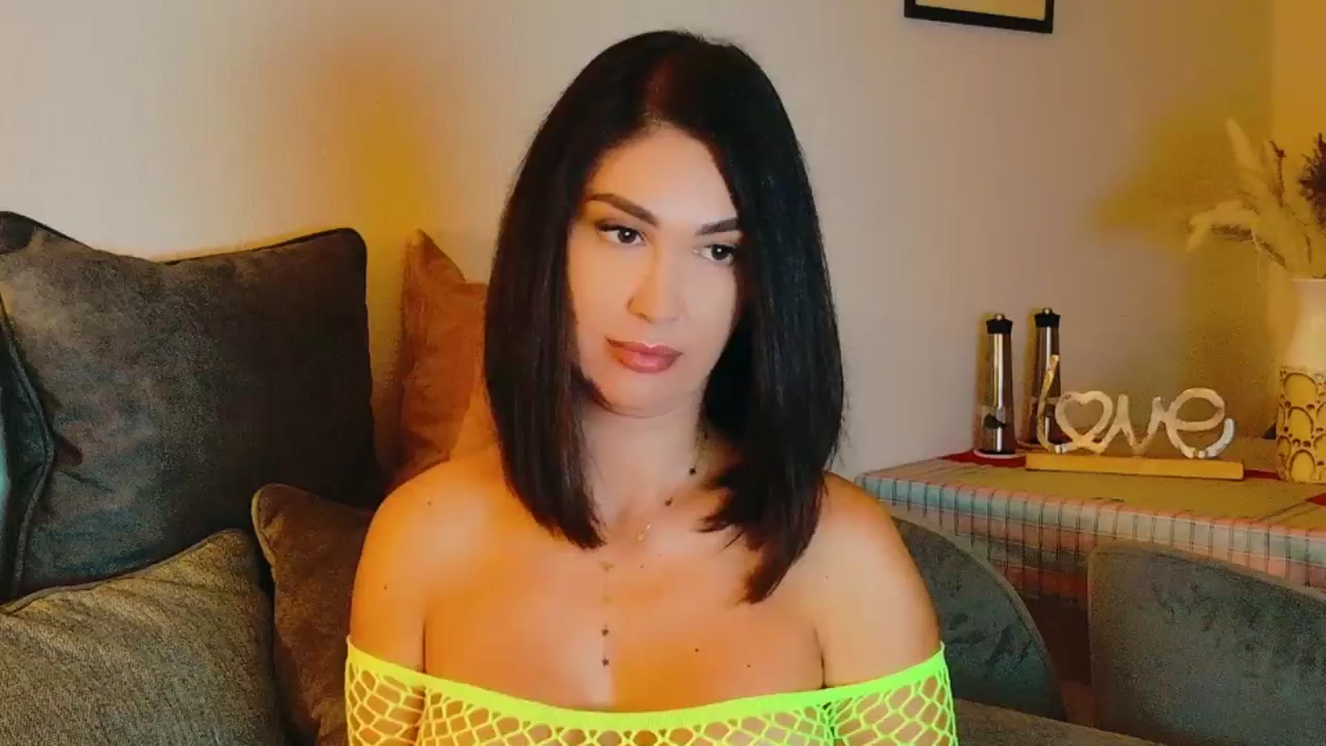 Gallery image thumbnail from AllisonDesire's myfreecams stream on, 08/08/2024, 20:34 image 1 of 20