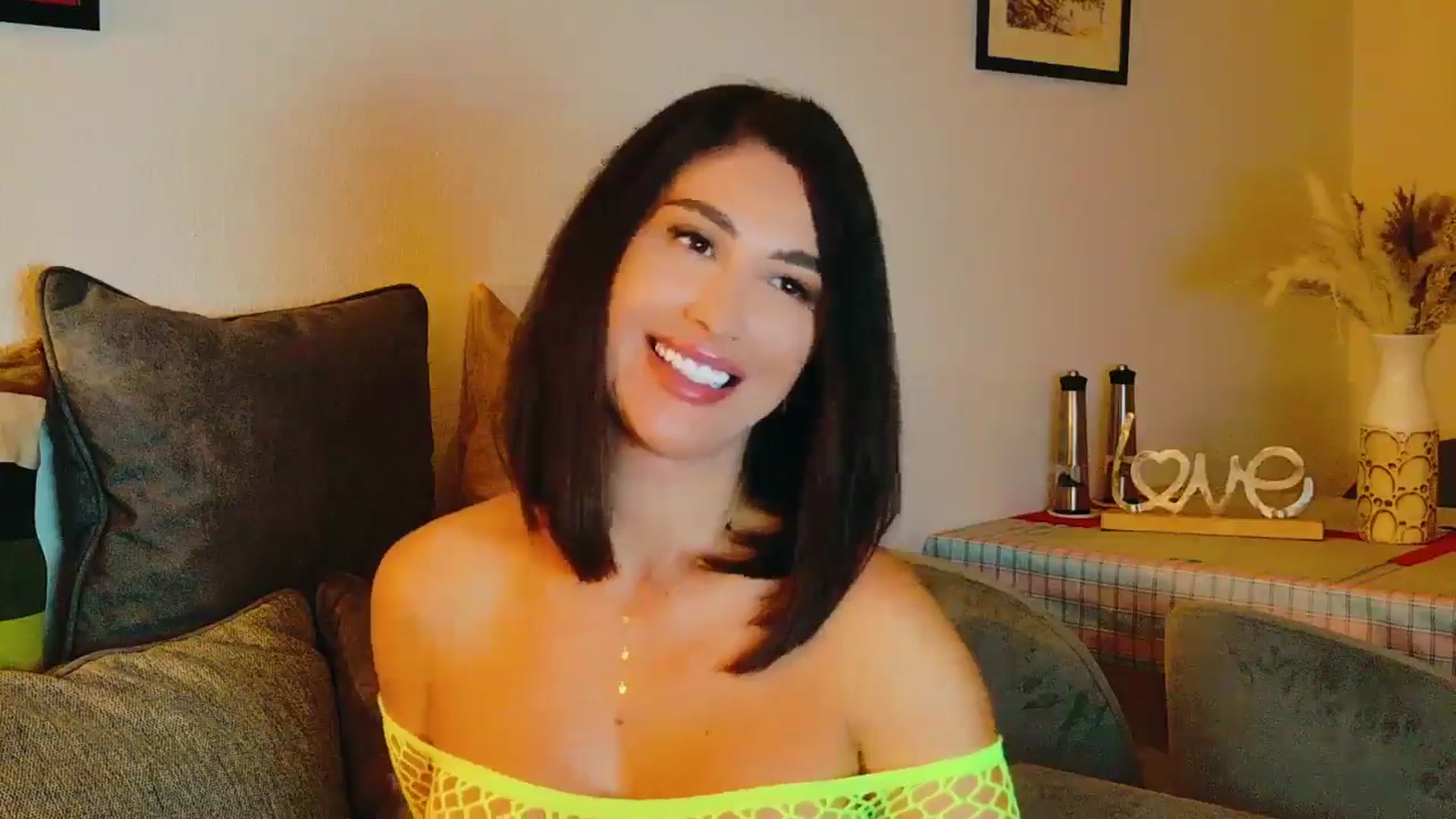 Gallery image thumbnail from AllisonDesire's myfreecams stream on, 08/08/2024, 20:34 image 13 of 20