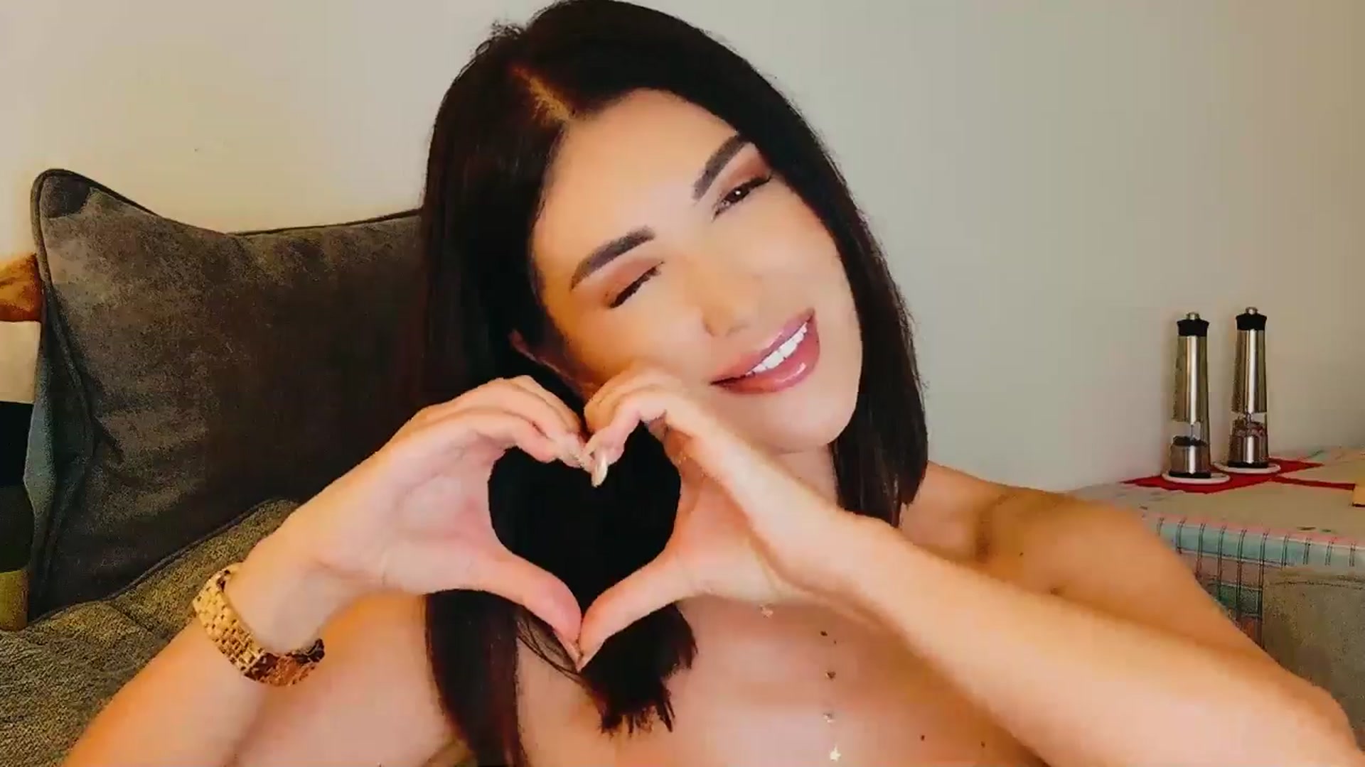 Gallery image thumbnail from AllisonDesire's myfreecams stream on, 08/11/2024, 17:40 image 8 of 20