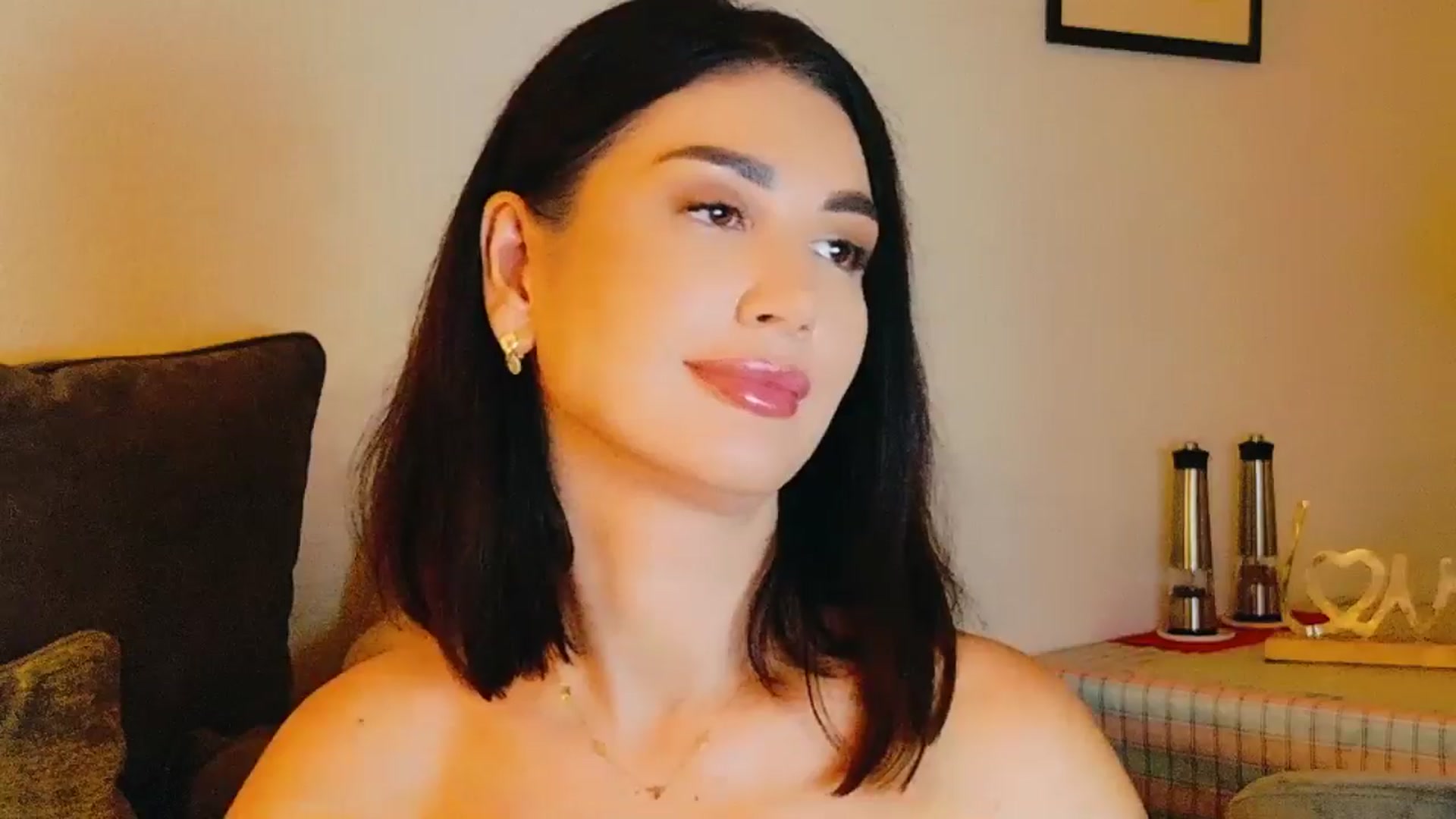 Gallery image thumbnail from AllisonDesire's myfreecams stream on, 08/12/2024, 18:04 image 13 of 20