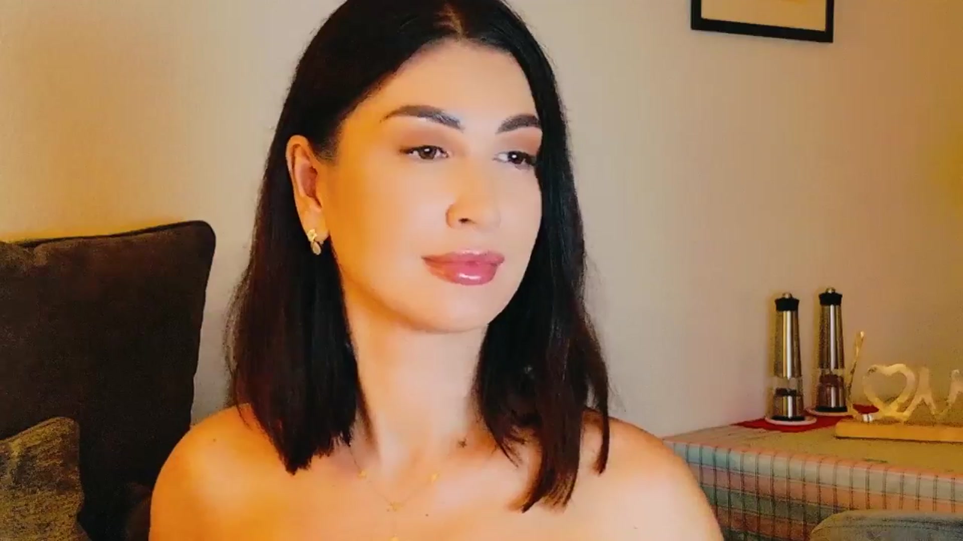 Gallery image thumbnail from AllisonDesire's myfreecams stream on, 08/12/2024, 18:04 image 6 of 20