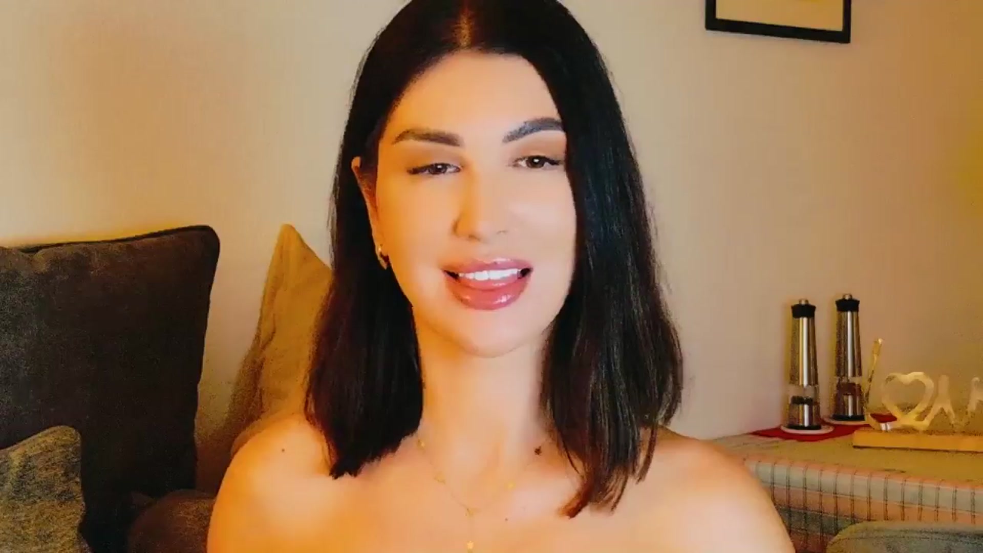 Gallery image thumbnail from AllisonDesire's myfreecams stream on, 08/12/2024, 18:04 image 7 of 20