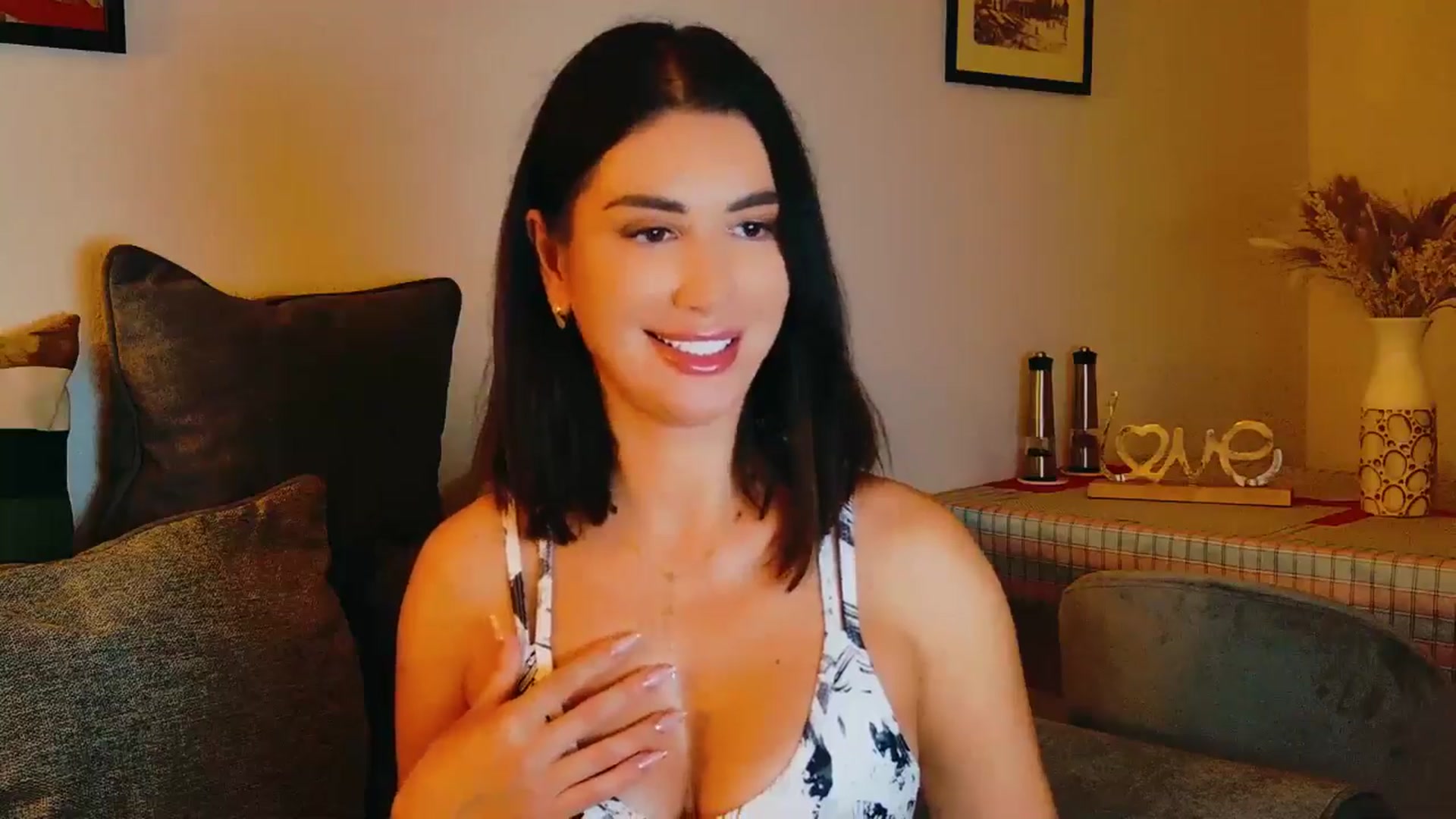 Gallery image thumbnail from AllisonDesire's myfreecams stream on, 08/12/2024, 19:49 image 17 of 20