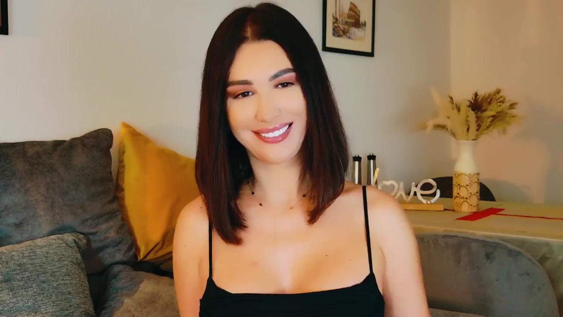 Gallery image thumbnail from AllisonDesire's myfreecams stream on, 08/29/2024, 15:39 image 19 of 20