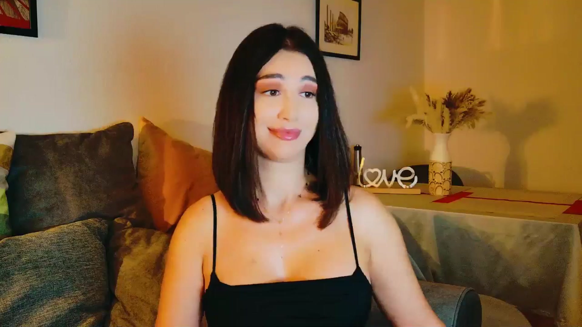 Gallery image thumbnail from AllisonDesire's myfreecams stream on, 08/29/2024, 19:38 image 15 of 20