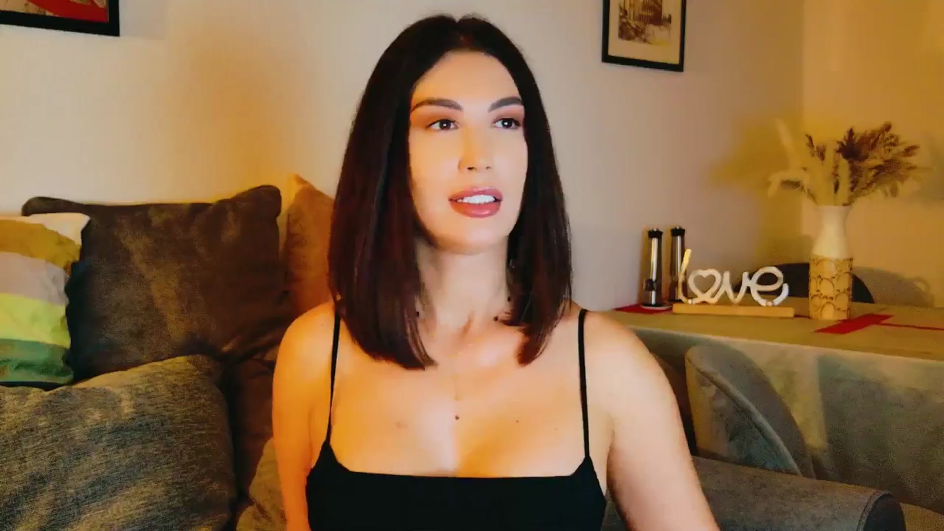 Gallery image thumbnail from AllisonDesire's myfreecams stream on, 08/29/2024, 21:37 image 15 of 20
