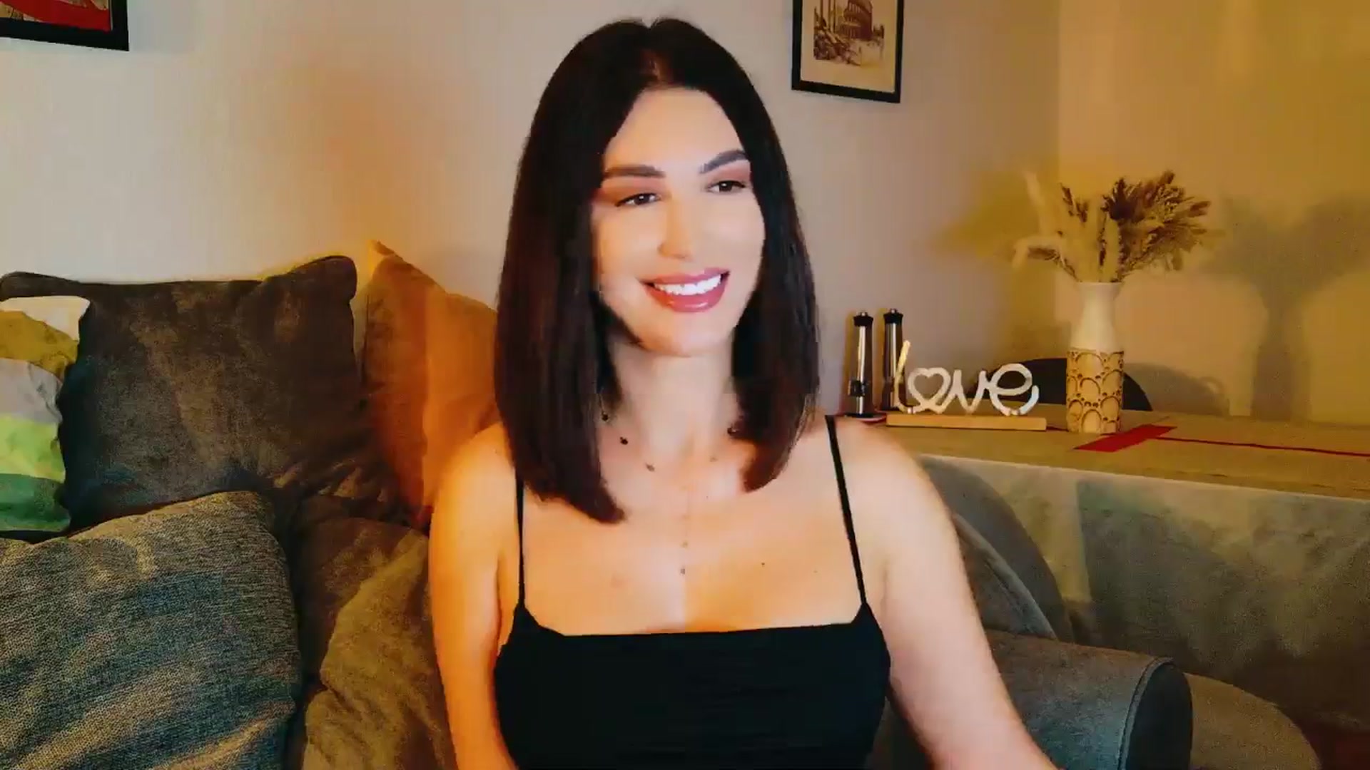 Gallery image thumbnail from AllisonDesire's myfreecams stream on, 08/29/2024, 21:37 image 5 of 20