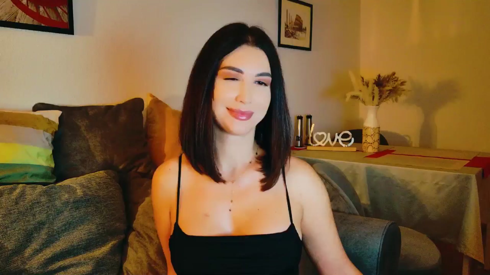 Gallery image thumbnail from AllisonDesire's myfreecams stream on, 08/29/2024, 21:37 image 1 of 20