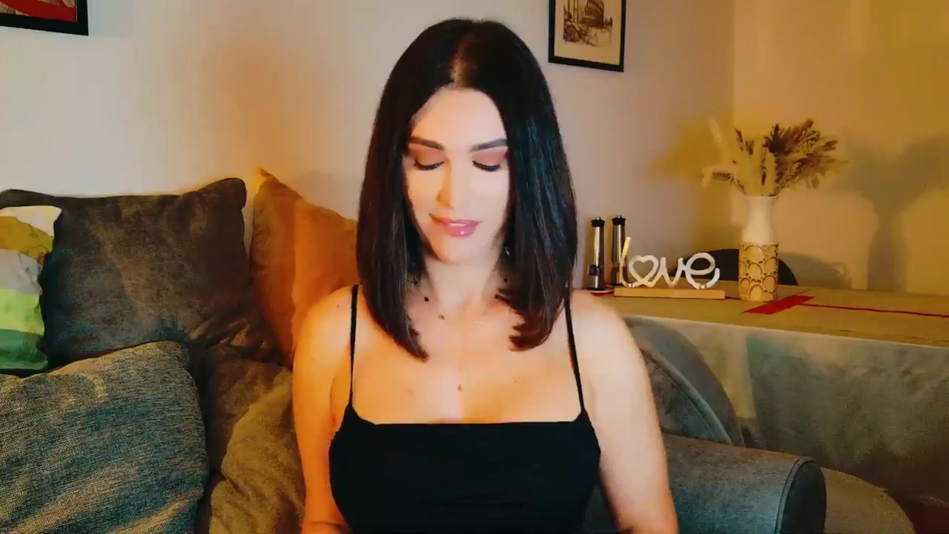Gallery image thumbnail from AllisonDesire's myfreecams stream on, 08/29/2024, 21:37 image 3 of 20