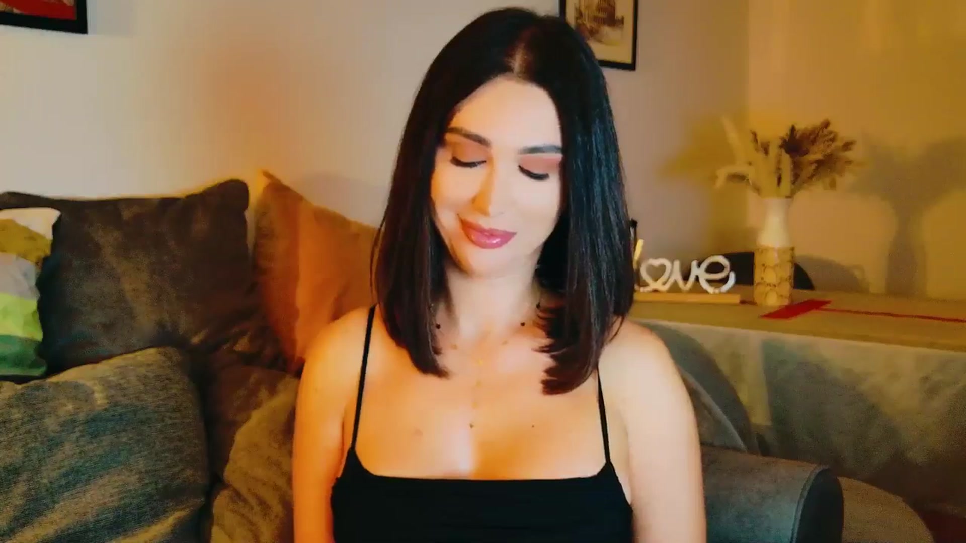 Gallery image thumbnail from AllisonDesire's myfreecams stream on, 08/29/2024, 21:37 image 2 of 20