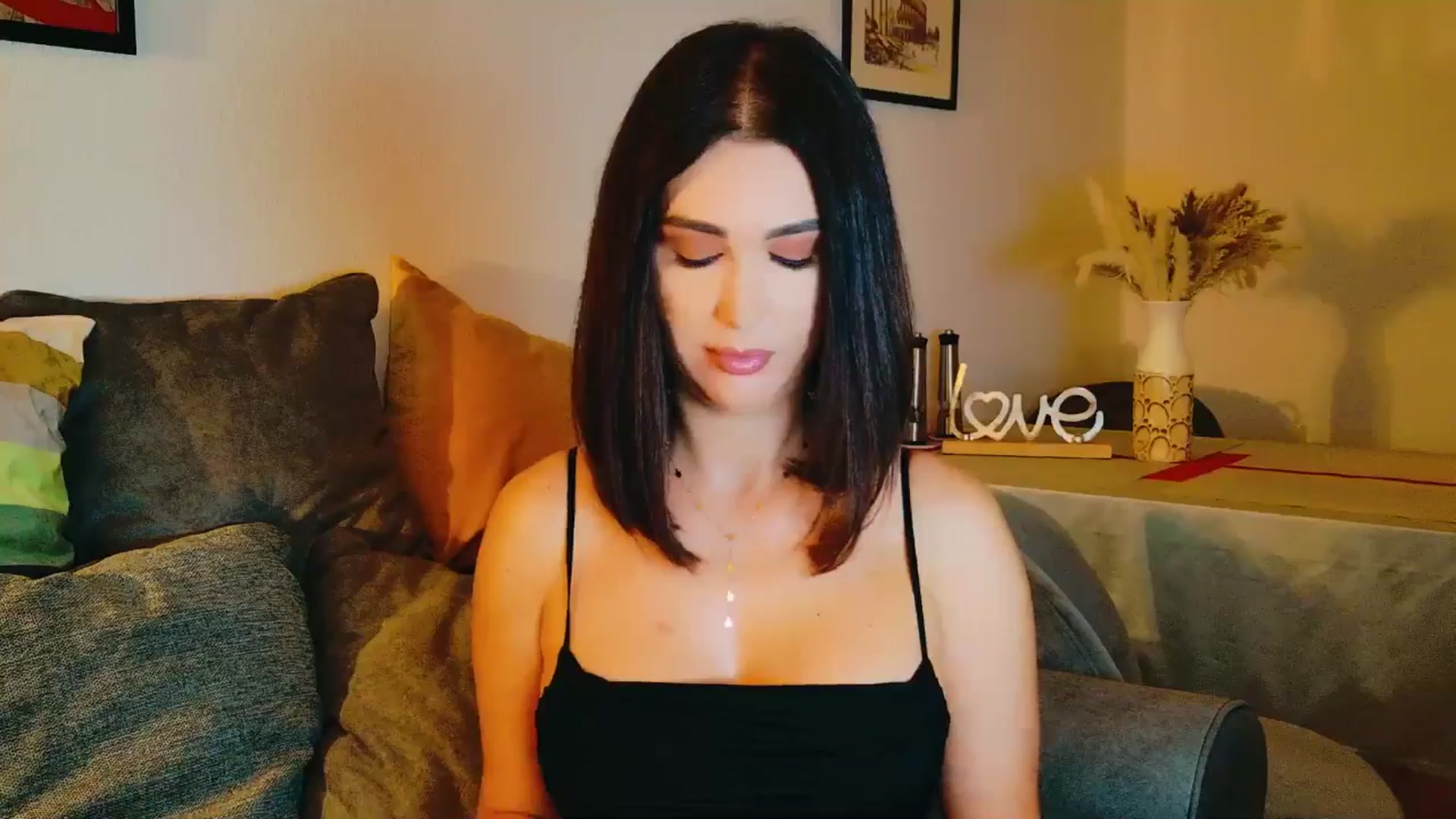 Gallery image thumbnail from AllisonDesire's myfreecams stream on, 08/29/2024, 21:37 image 6 of 20