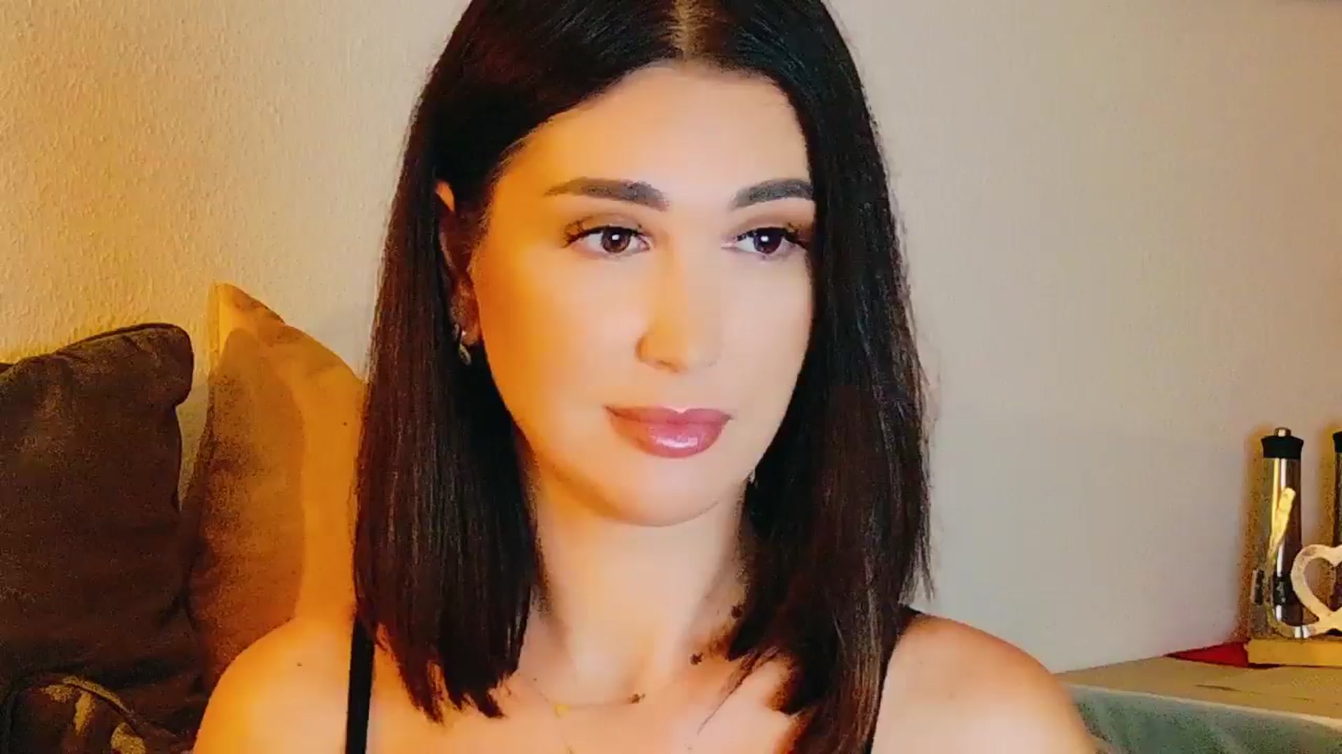 Gallery image thumbnail from AllisonDesire's myfreecams stream on, 08/30/2024, 19:43 image 15 of 20