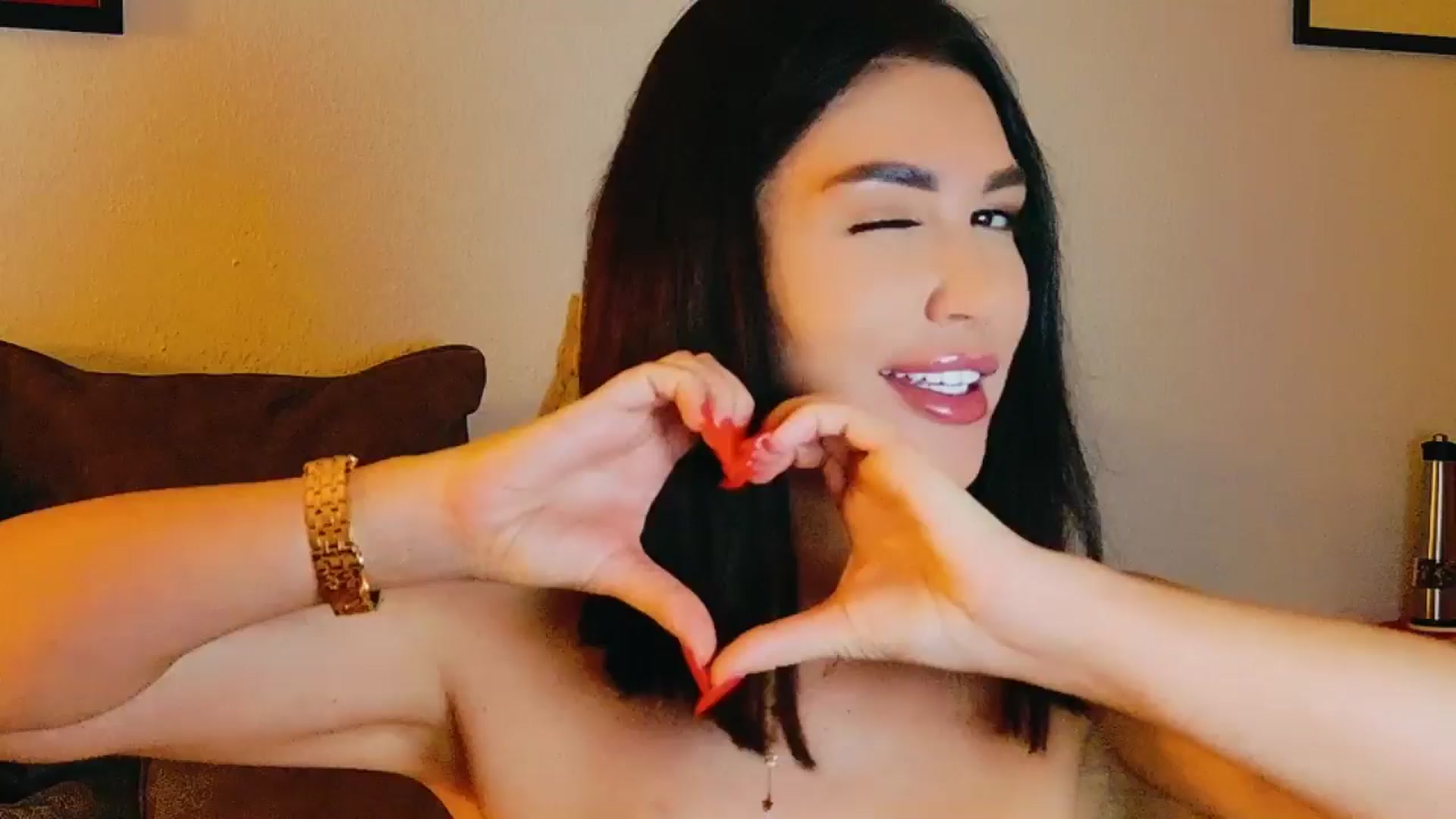 Gallery image thumbnail from AllisonDesire's myfreecams stream on, 09/15/2024, 21:04 image 1 of 20