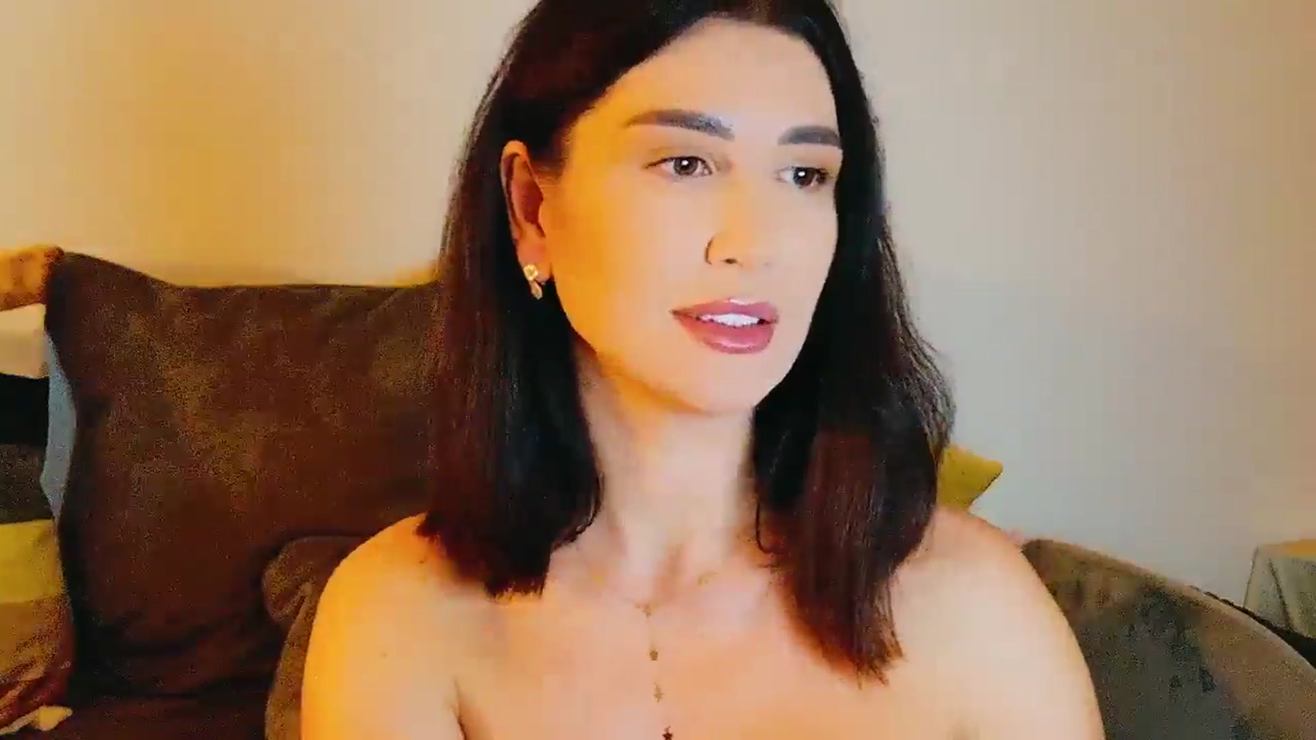 Gallery image thumbnail from AllisonDesire's myfreecams stream on, 09/17/2024, 04:16 image 7 of 20