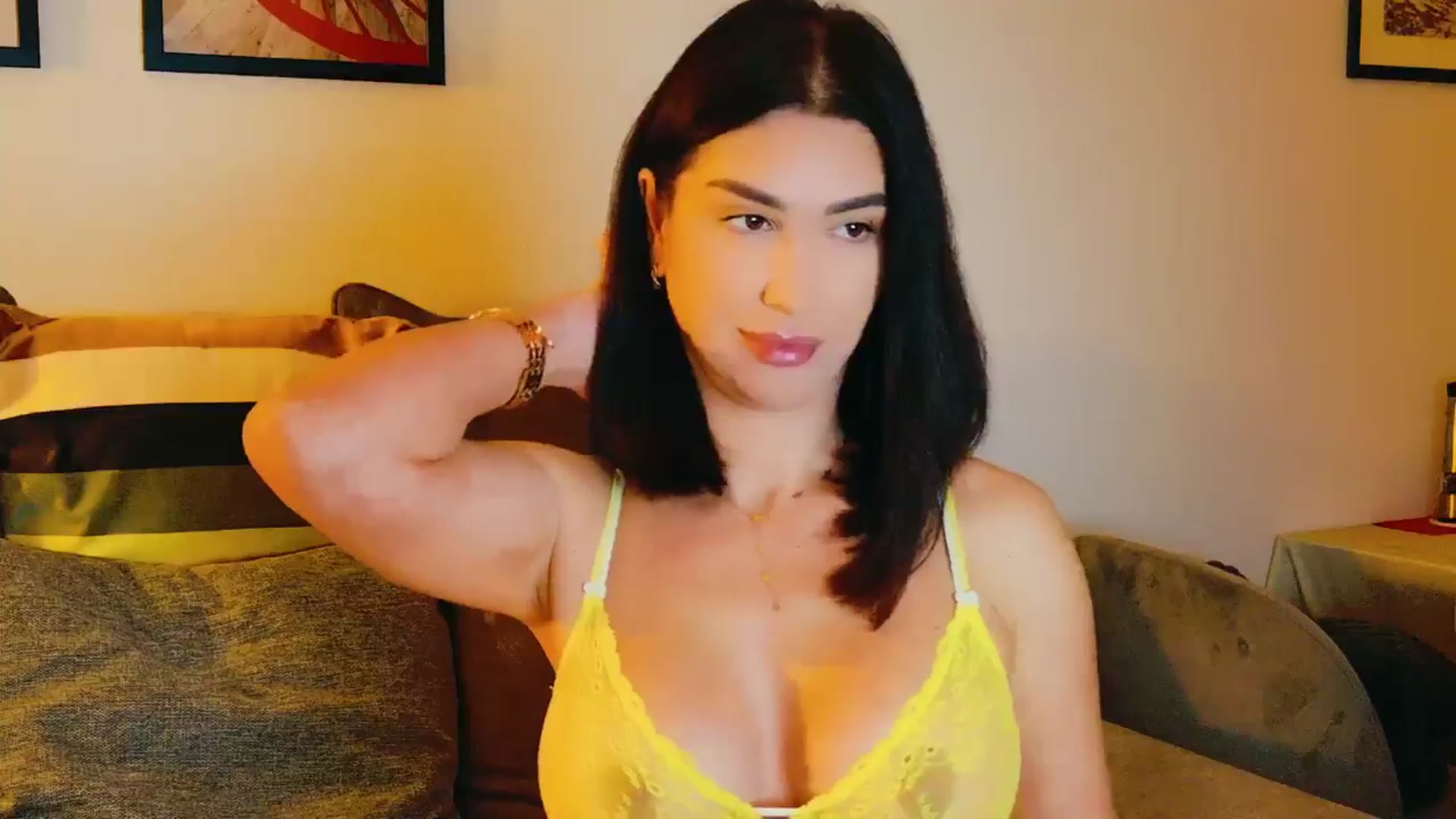 Gallery image thumbnail from AllisonDesire's myfreecams stream on, 09/19/2024, 21:51 image 5 of 20