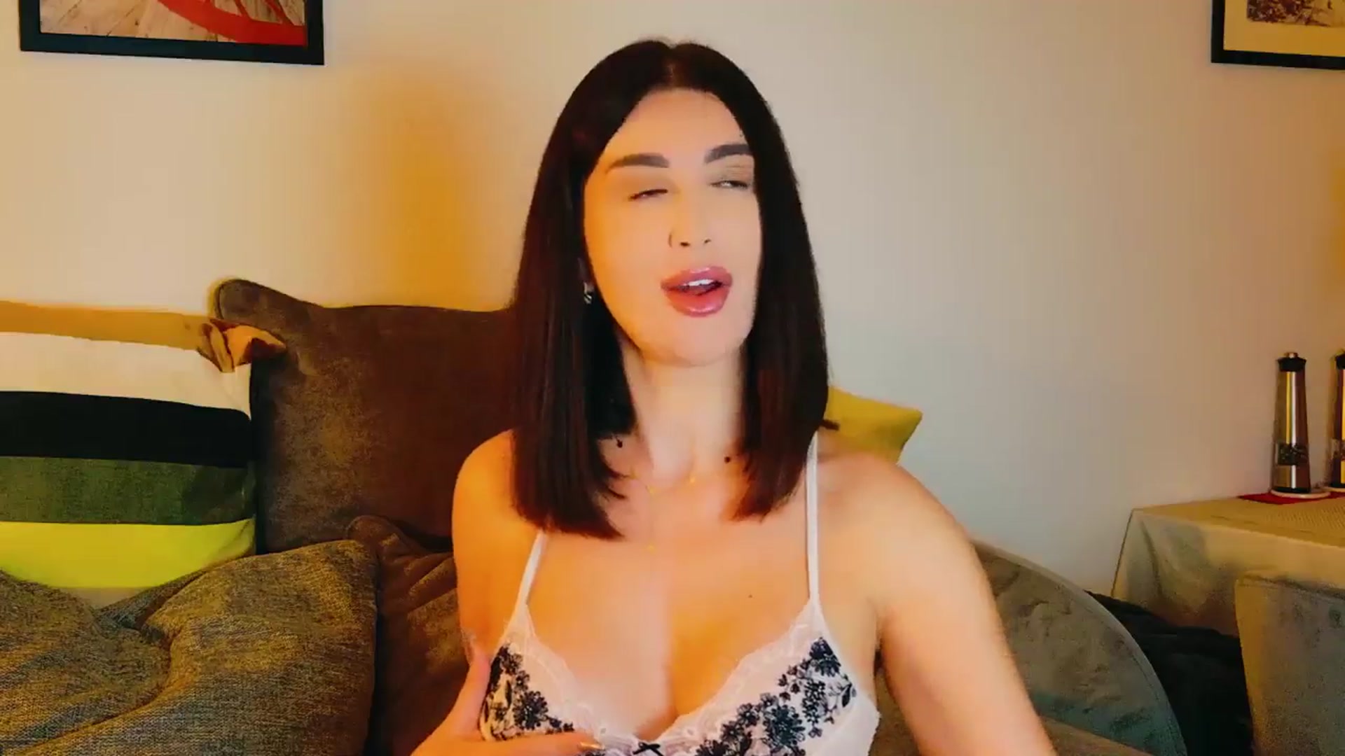 Gallery image thumbnail from AllisonDesire's myfreecams stream on, 10/06/2024, 22:27 image 8 of 20