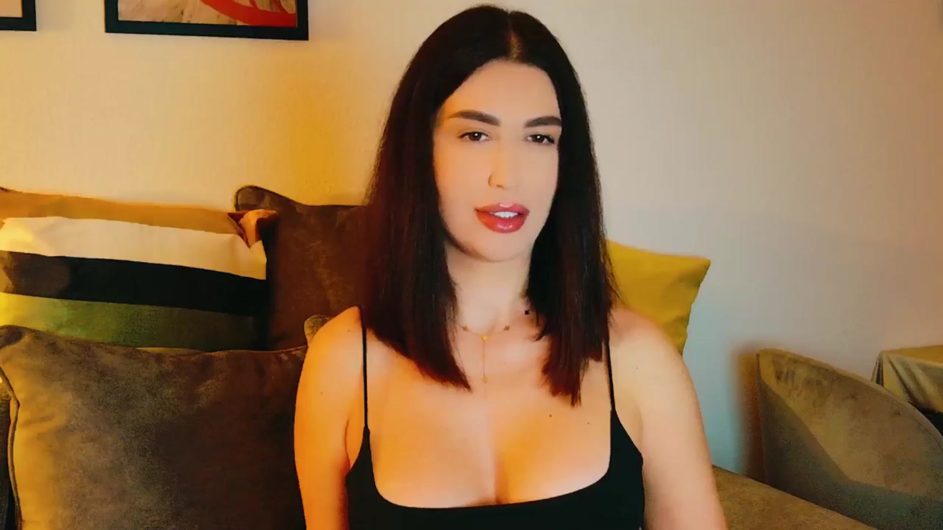 Gallery image thumbnail from AllisonDesire's myfreecams stream on, 10/12/2024, 18:26 image 12 of 20