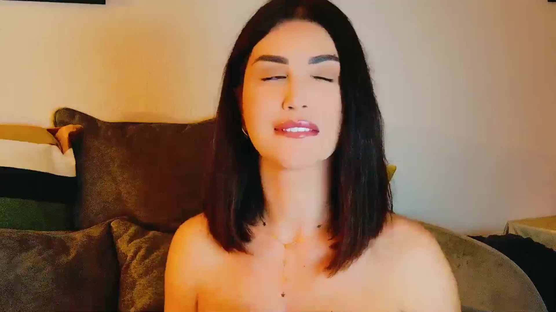 Gallery image thumbnail from AllisonDesire's myfreecams stream on, 10/13/2024, 19:51 image 8 of 20