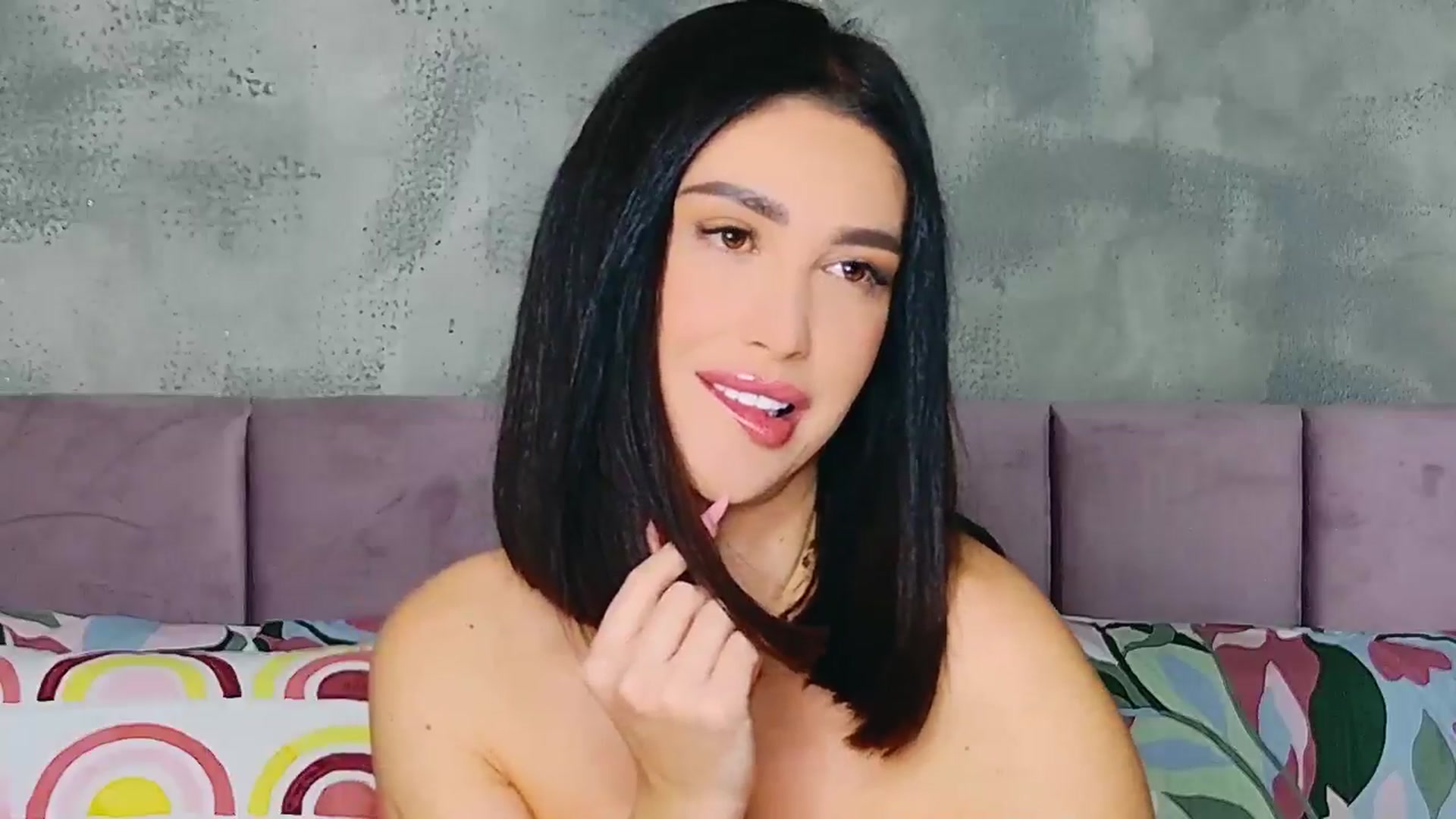 Gallery image thumbnail from AllisonDesire's myfreecams stream on, 11/11/2024, 20:02 image 10 of 20