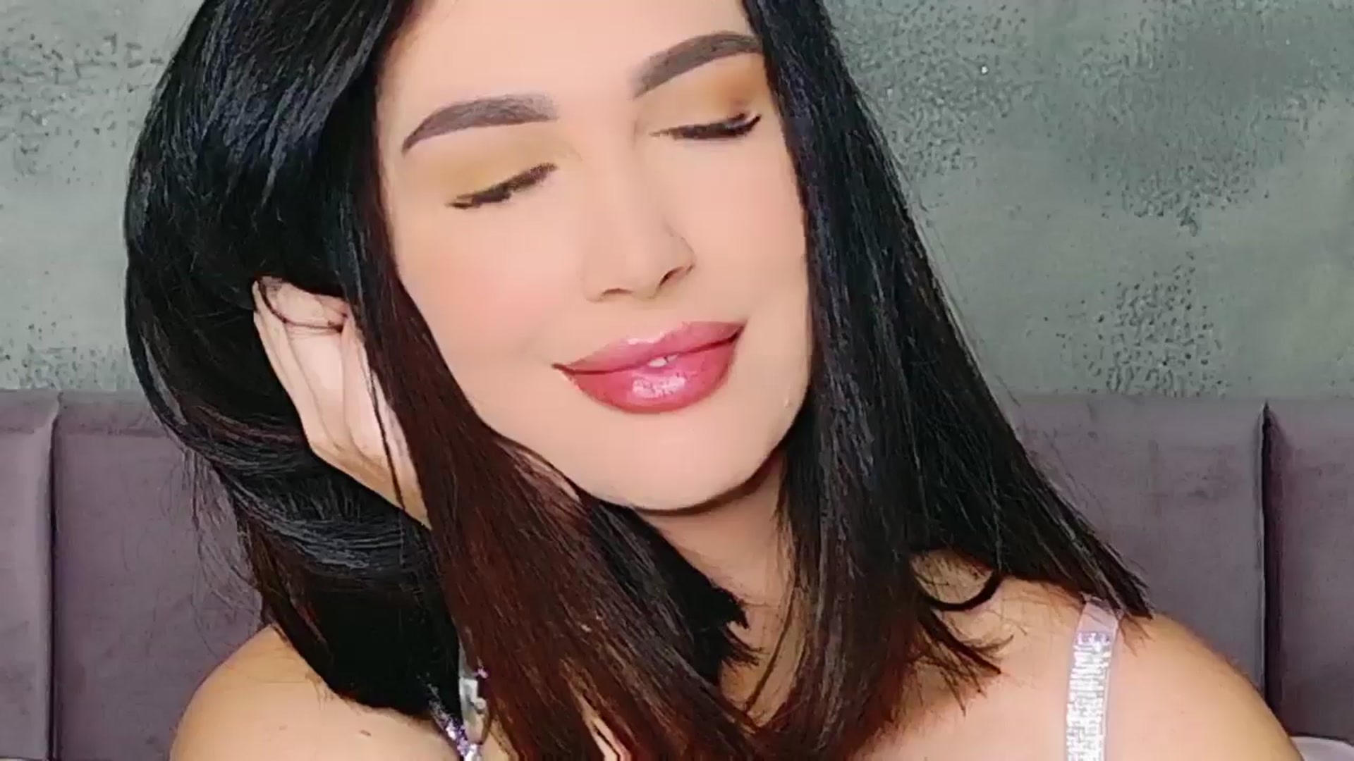 Gallery image thumbnail from AllisonDesire's myfreecams stream on, 11/15/2024, 19:54 image 20 of 20