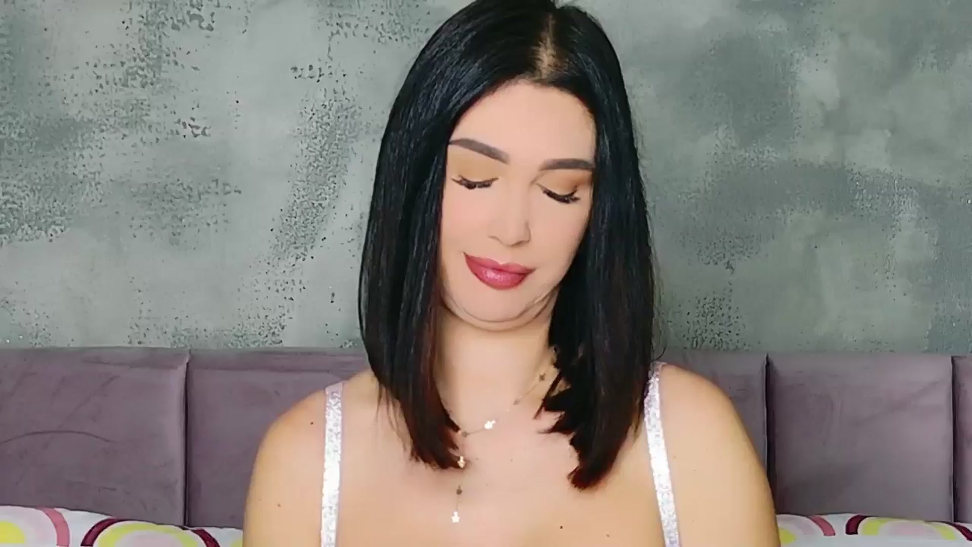 Gallery image thumbnail from AllisonDesire's myfreecams stream on, 11/15/2024, 19:54 image 1 of 20