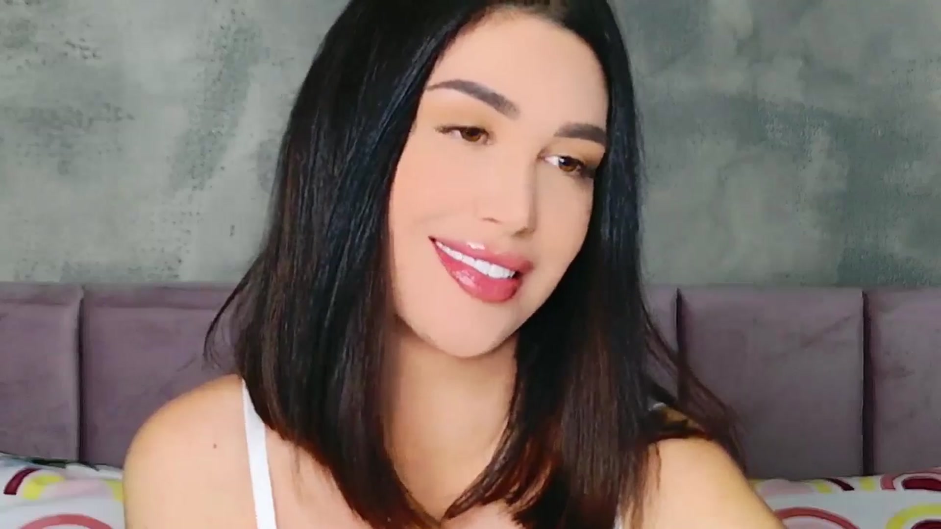Gallery image thumbnail from AllisonDesire's myfreecams stream on, 11/18/2024, 16:42 image 20 of 20