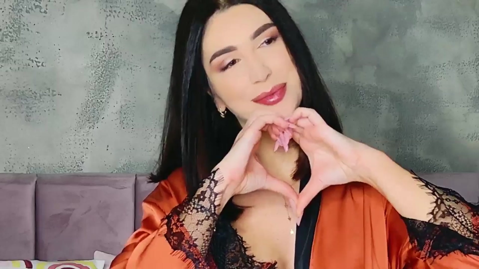 Gallery image thumbnail from AllisonDesire's myfreecams stream on, 11/20/2024, 15:28 image 19 of 20