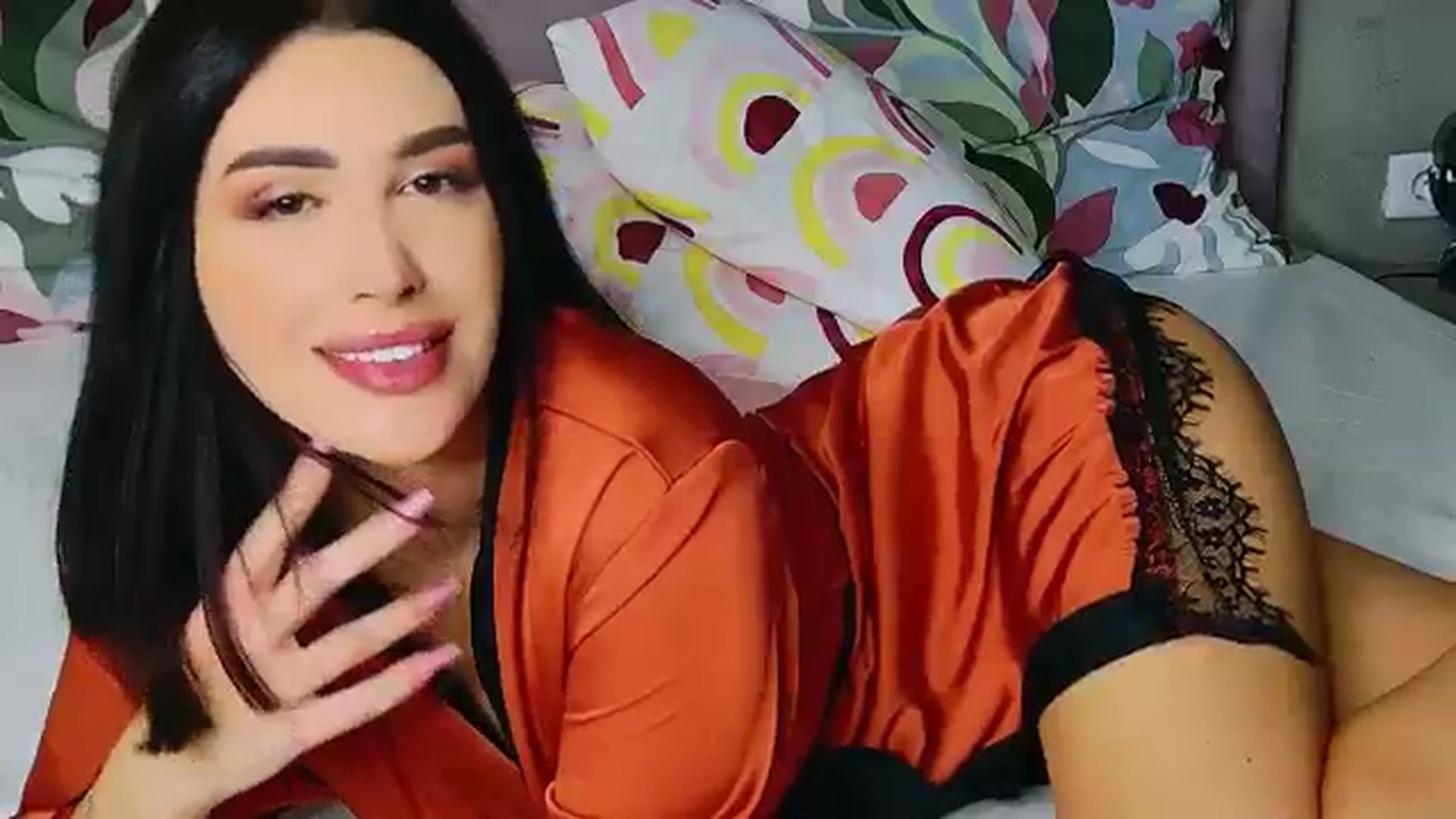 Gallery image thumbnail from AllisonDesire's myfreecams stream on, 11/20/2024, 19:34 image 17 of 20