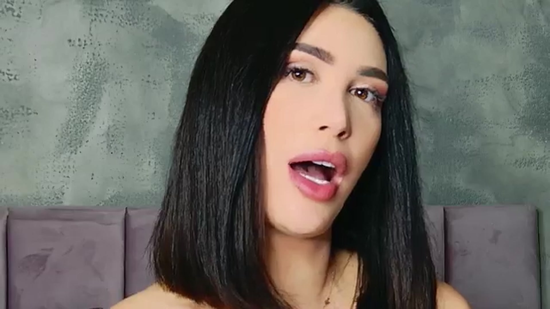 Gallery image thumbnail from AllisonDesire's myfreecams stream on, 11/20/2024, 19:34 image 13 of 20