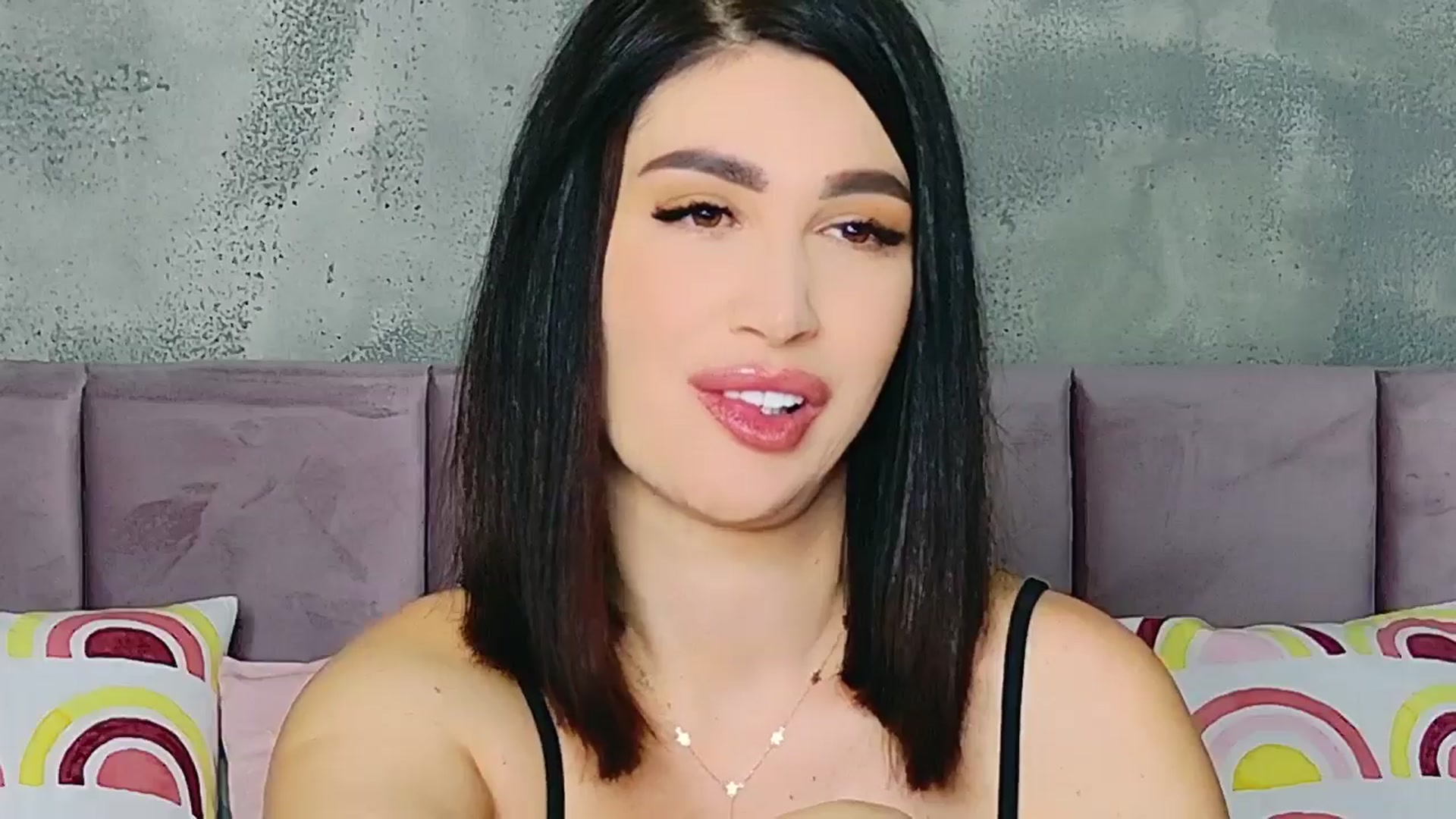 Gallery image thumbnail from AllisonDesire's myfreecams stream on, 11/21/2024, 19:35 image 11 of 20