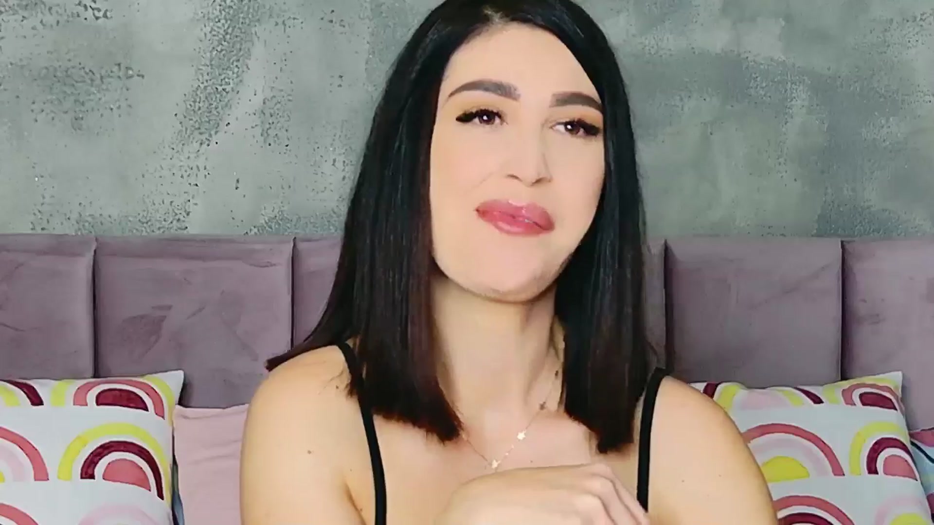 Gallery image thumbnail from AllisonDesire's myfreecams stream on, 11/21/2024, 19:35 image 12 of 20