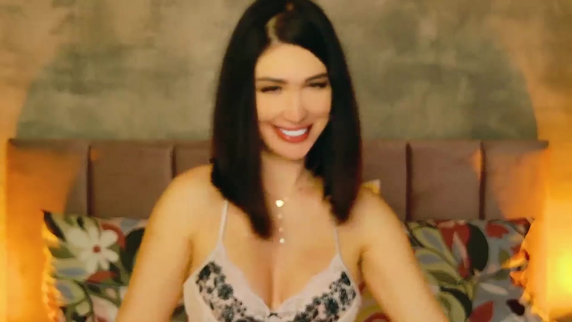 Gallery image thumbnail from AllisonDesire's myfreecams stream on, 11/22/2024, 17:43 image 18 of 20